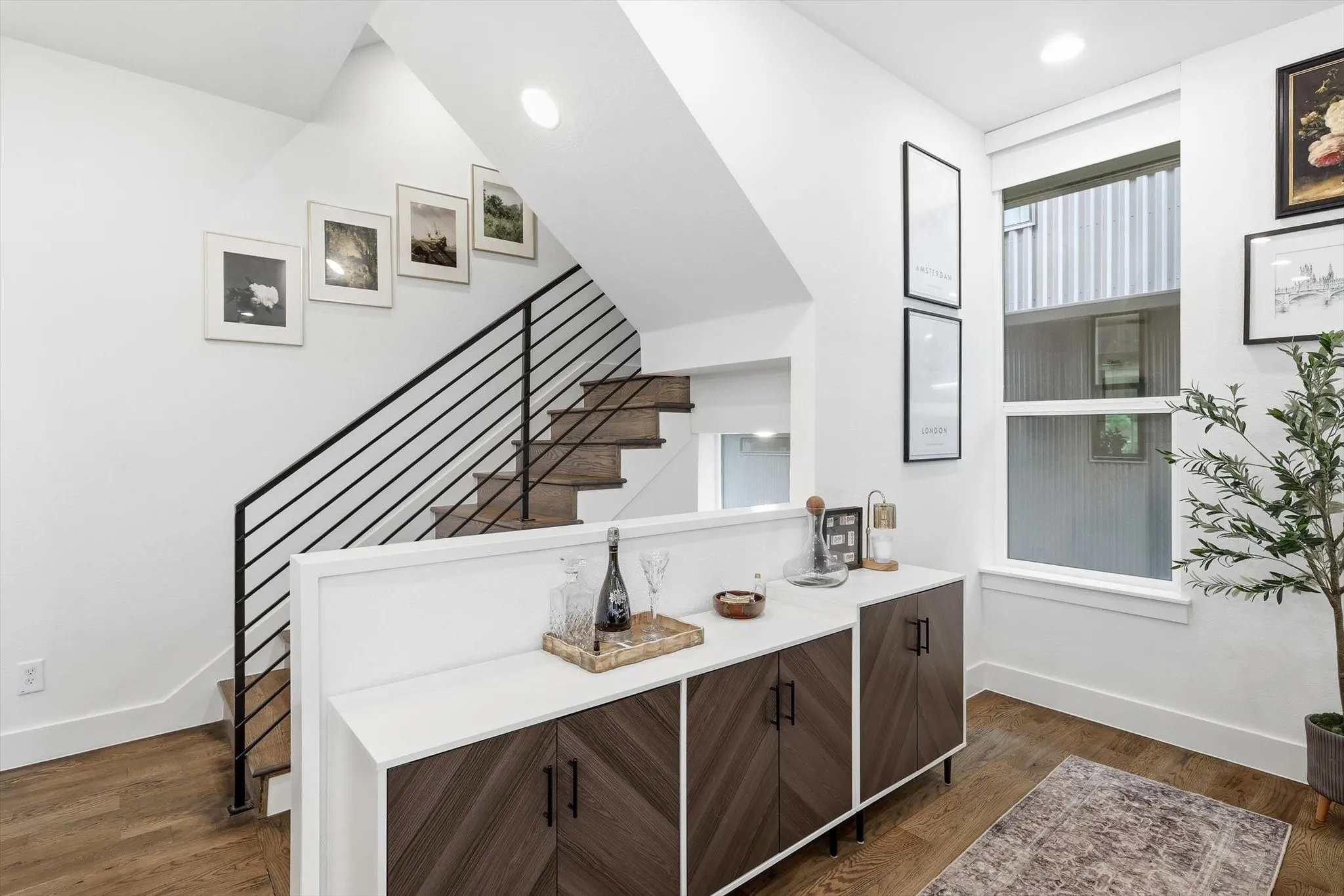 Townhouse For Sale in Dallas County , 1936 Cuyler Court, Dallas, Texas 75204, 2 Bedroom, 3 Bathroom, 2 Garage spaces, 1,773 Sqft, built in 2023, mls#21247329, Real Estate Agent in Dallas, Homes For Sale in Dallas county, Homes For Sale in Dallas, Realtor in Dallas Texas, Real Estate Brokerage Independent Realty Texas, Luminita Cordes Realtor