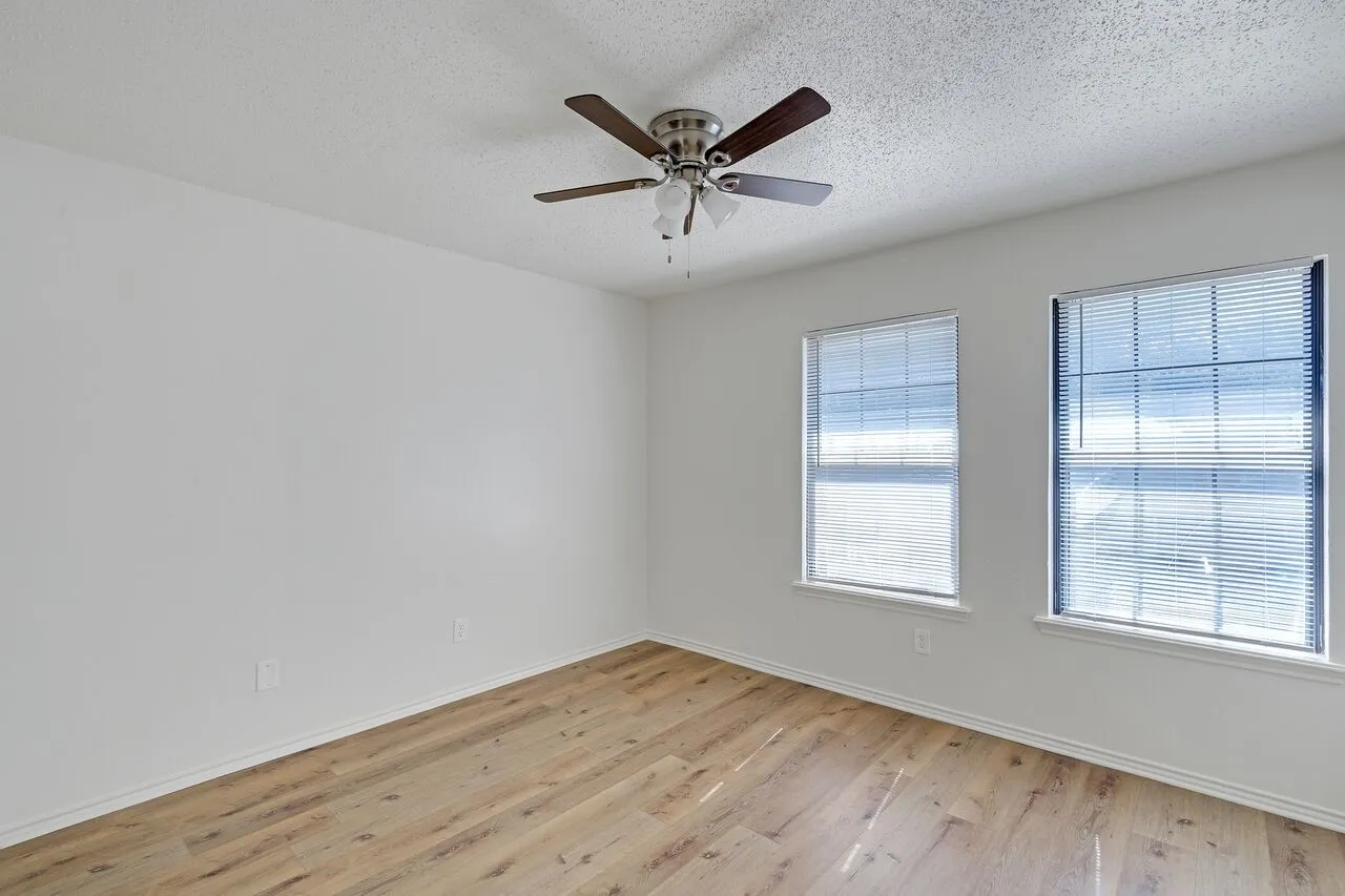 Townhouse For Rent in Dallas County , 210 Rolston Road 1, Irving, Texas 75060, 2 Bedroom, 2 Bathroom, Garage spaces, 1,072 Sqft, built in 1983, Price $1,575, mls#21286168, Real Estate Agent in Irving, Homes For Rent in Dallas county, Homes For Rent in Irving, Realtor in Irving Texas, Real Estate Brokerage Independent Realty Texas, Luminita Cordes Realtor