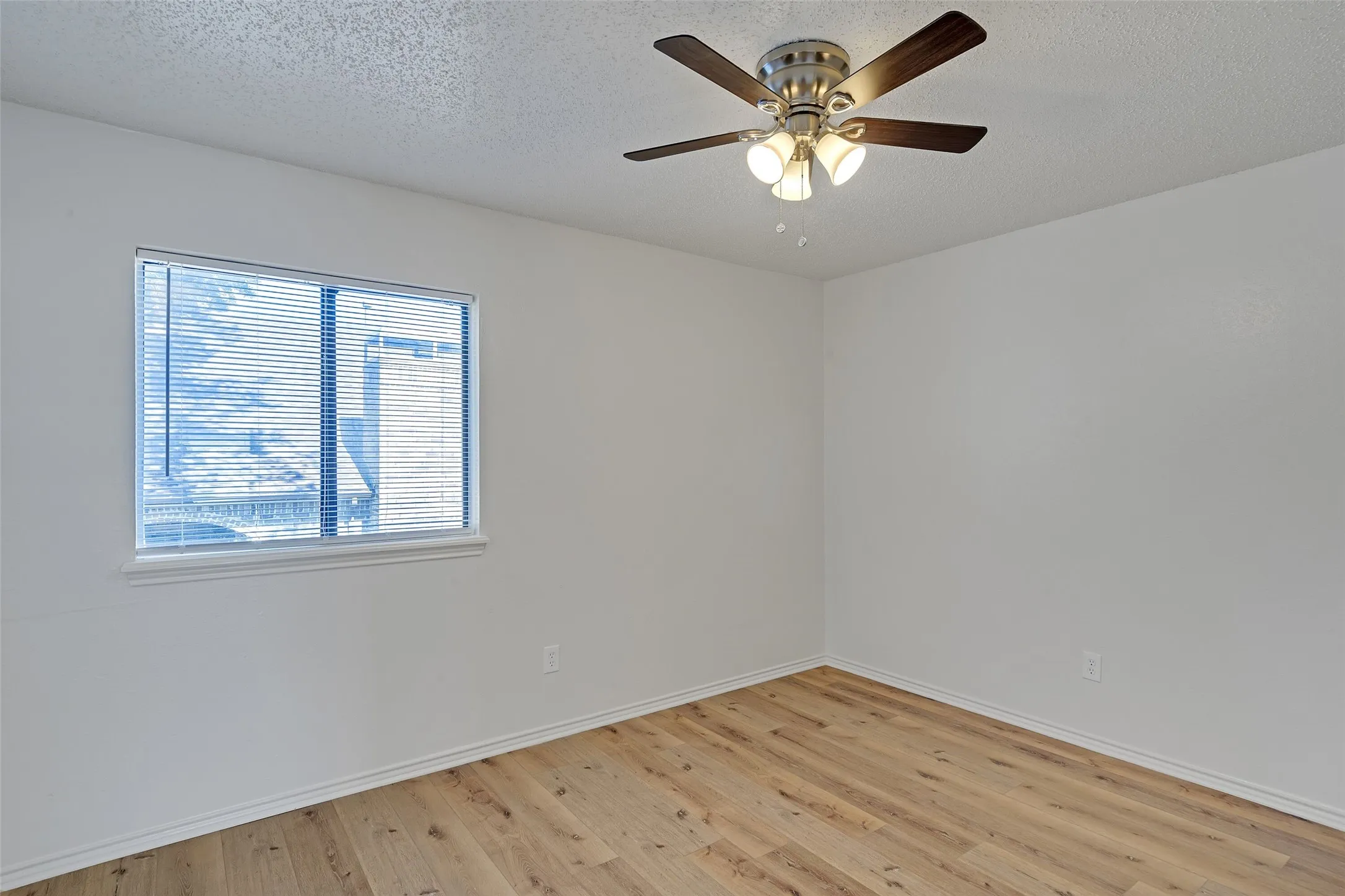 Townhouse For Rent in Dallas County , 210 Rolston Road 1, Irving, Texas 75060, 2 Bedroom, 2 Bathroom, Garage spaces, 1,072 Sqft, built in 1983, Price $1,575, mls#21286168, Real Estate Agent in Irving, Homes For Rent in Dallas county, Homes For Rent in Irving, Realtor in Irving Texas, Real Estate Brokerage Independent Realty Texas, Luminita Cordes Realtor