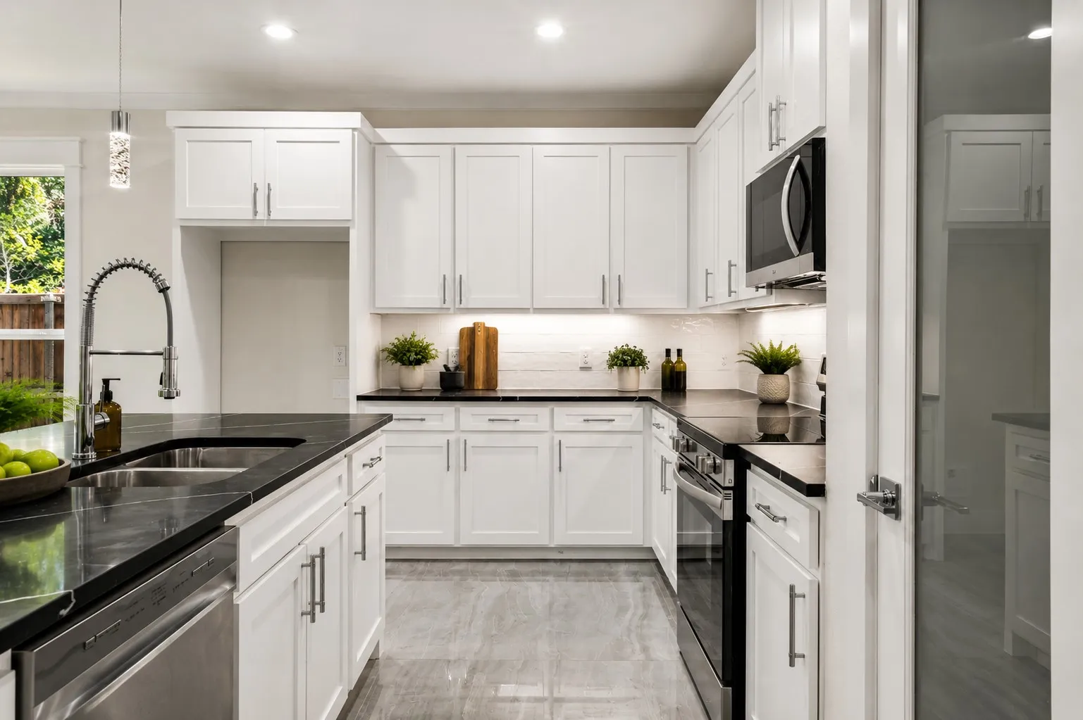 Single Family Residence For Sale in Dallas County , 1963 Dennison Street, Dallas, Texas 75212, 4 Bedroom, 3 Bathroom, 2 Garage spaces, 2,038 Sqft, built in 2024, mls#21286131, Real Estate Agent in Dallas, Homes For Sale in Dallas county, Homes For Sale in Dallas, Realtor in Dallas Texas, Real Estate Brokerage Independent Realty Texas, Luminita Cordes Realtor