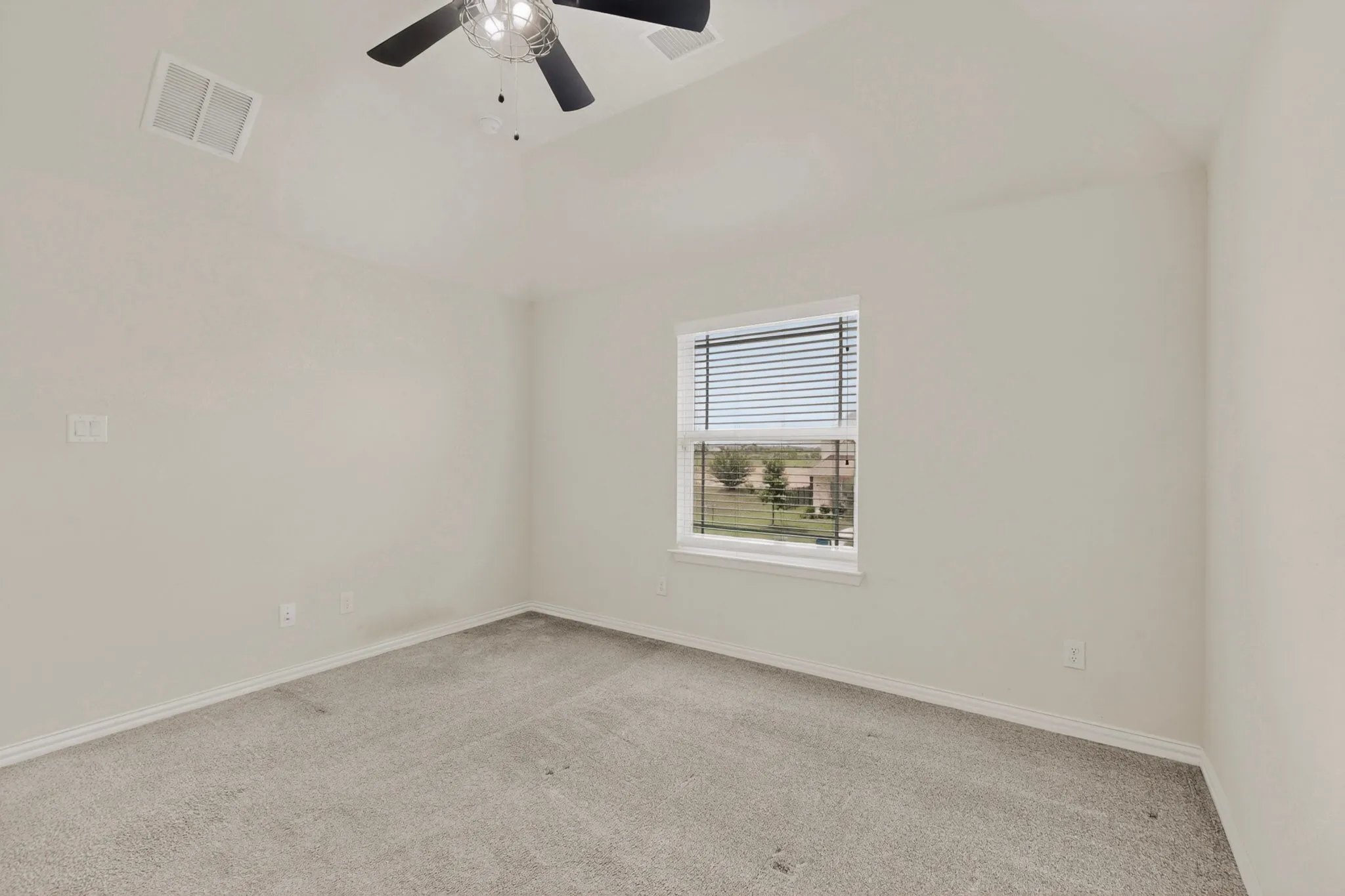 Single Family Residence For Sale in Tarrant County , 1296 Pleasant Run Drive, Haslet, Texas 76052, 6 Bedroom, 4 Bathroom, 3 Garage spaces, 4,419 Sqft, built in 2021, mls#21285651, Real Estate Agent in Haslet, Homes For Sale in Tarrant county, Homes For Sale in Haslet, Realtor in Haslet Texas, Real Estate Brokerage Independent Realty Texas, Luminita Cordes Realtor