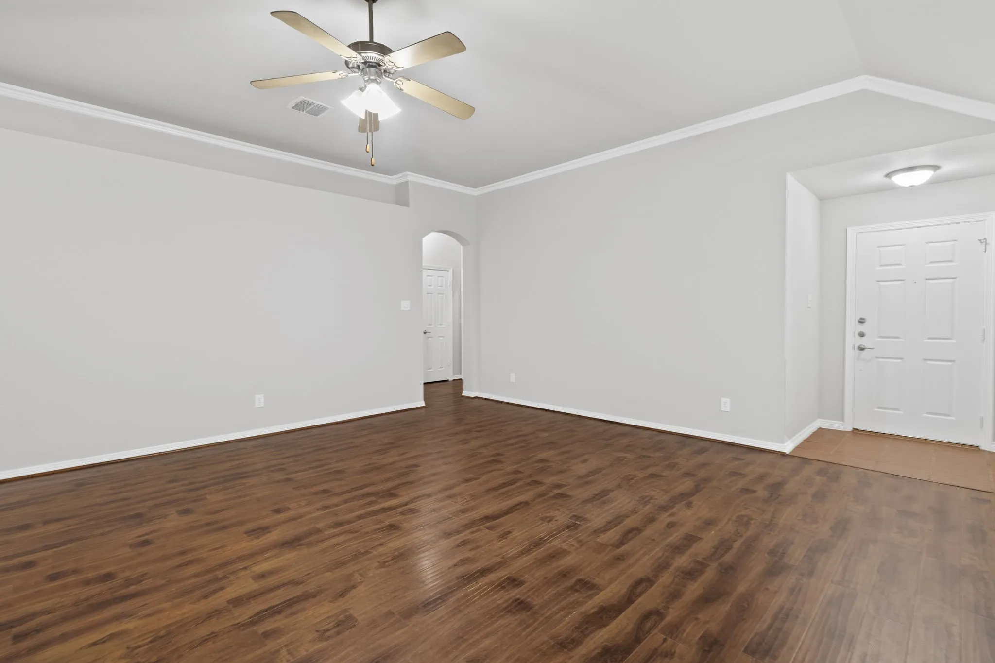 Single Family Residence For Sale in Parker County , 2213 Whitney Drive, Weatherford, Texas 76087, 4 Bedroom, 2 Bathroom, 2 Garage spaces, 1,897 Sqft, built in 2007, mls#21286160, Real Estate Agent in Weatherford, Homes For Sale in Parker county, Homes For Sale in Weatherford, Realtor in Weatherford Texas, Real Estate Brokerage Independent Realty Texas, Luminita Cordes Realtor