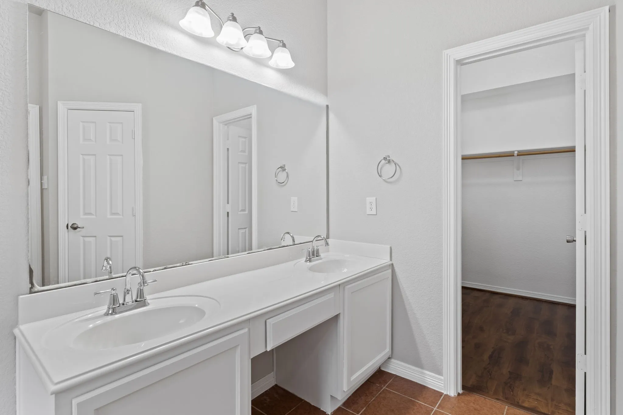 Single Family Residence For Sale in Parker County , 2213 Whitney Drive, Weatherford, Texas 76087, 4 Bedroom, 2 Bathroom, 2 Garage spaces, 1,897 Sqft, built in 2007, mls#21286160, Real Estate Agent in Weatherford, Homes For Sale in Parker county, Homes For Sale in Weatherford, Realtor in Weatherford Texas, Real Estate Brokerage Independent Realty Texas, Luminita Cordes Realtor