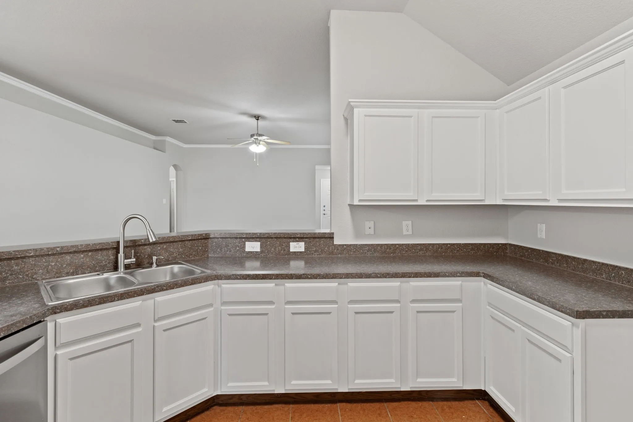 Single Family Residence For Sale in Parker County , 2213 Whitney Drive, Weatherford, Texas 76087, 4 Bedroom, 2 Bathroom, 2 Garage spaces, 1,897 Sqft, built in 2007, mls#21286160, Real Estate Agent in Weatherford, Homes For Sale in Parker county, Homes For Sale in Weatherford, Realtor in Weatherford Texas, Real Estate Brokerage Independent Realty Texas, Luminita Cordes Realtor