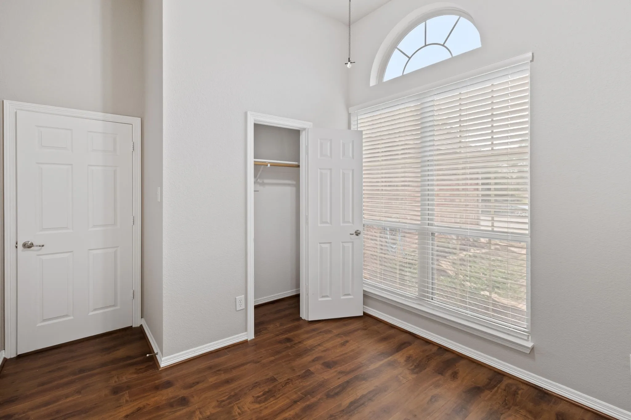 Single Family Residence For Sale in Parker County , 2213 Whitney Drive, Weatherford, Texas 76087, 4 Bedroom, 2 Bathroom, 2 Garage spaces, 1,897 Sqft, built in 2007, mls#21286160, Real Estate Agent in Weatherford, Homes For Sale in Parker county, Homes For Sale in Weatherford, Realtor in Weatherford Texas, Real Estate Brokerage Independent Realty Texas, Luminita Cordes Realtor
