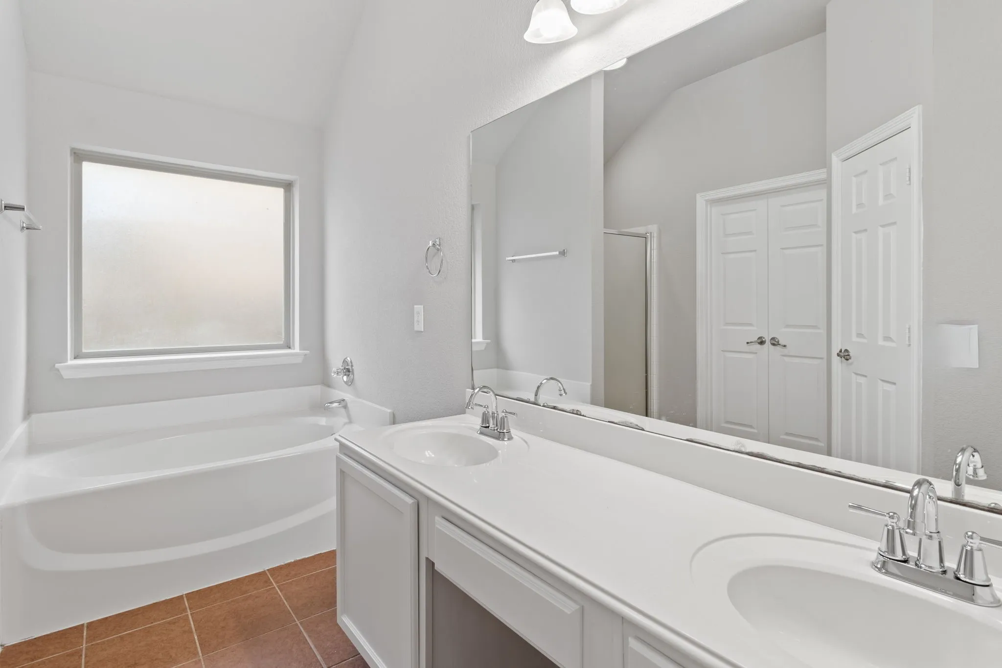 Single Family Residence For Sale in Parker County , 2213 Whitney Drive, Weatherford, Texas 76087, 4 Bedroom, 2 Bathroom, 2 Garage spaces, 1,897 Sqft, built in 2007, mls#21286160, Real Estate Agent in Weatherford, Homes For Sale in Parker county, Homes For Sale in Weatherford, Realtor in Weatherford Texas, Real Estate Brokerage Independent Realty Texas, Luminita Cordes Realtor