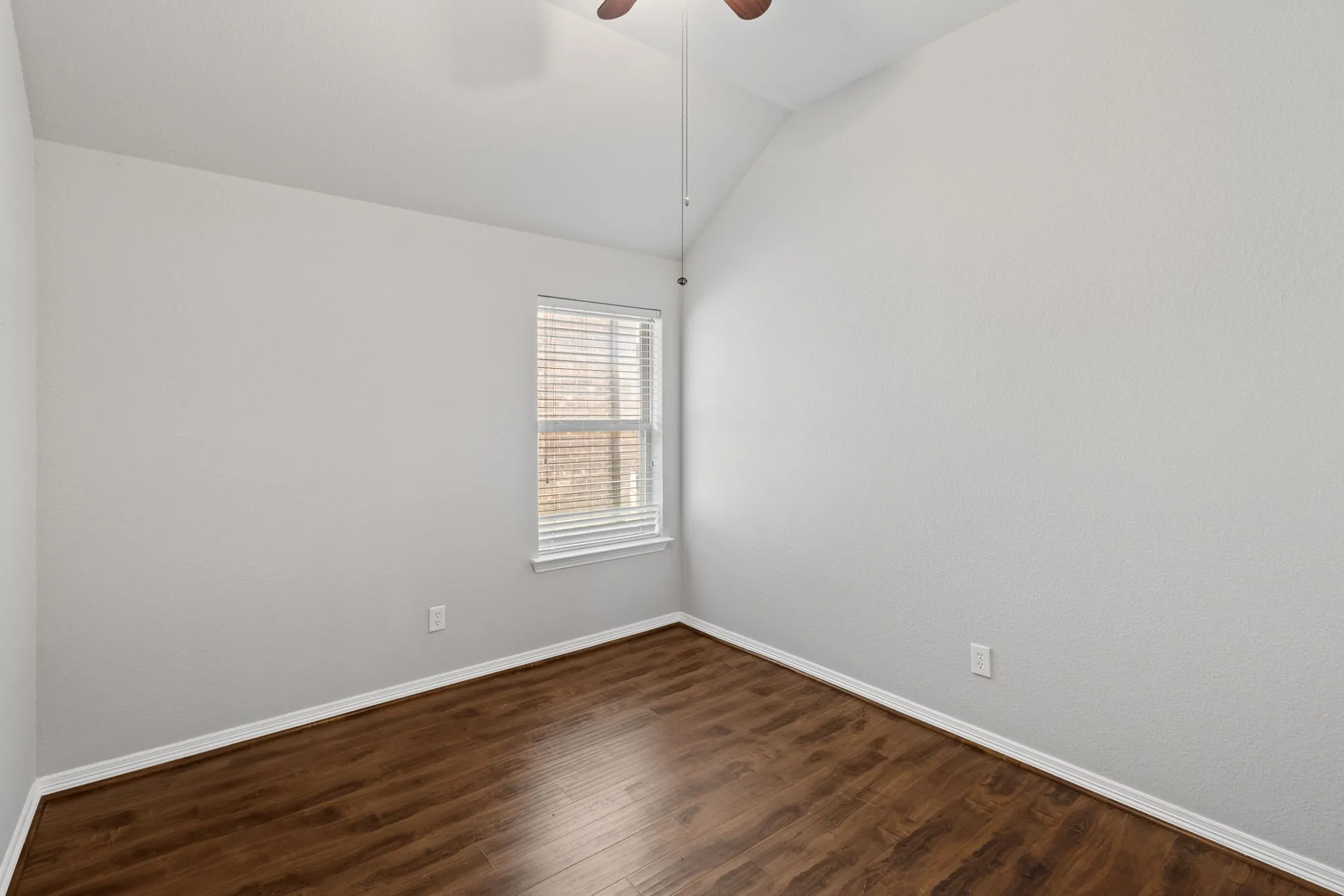 Single Family Residence For Sale in Parker County , 2213 Whitney Drive, Weatherford, Texas 76087, 4 Bedroom, 2 Bathroom, 2 Garage spaces, 1,897 Sqft, built in 2007, mls#21286160, Real Estate Agent in Weatherford, Homes For Sale in Parker county, Homes For Sale in Weatherford, Realtor in Weatherford Texas, Real Estate Brokerage Independent Realty Texas, Luminita Cordes Realtor