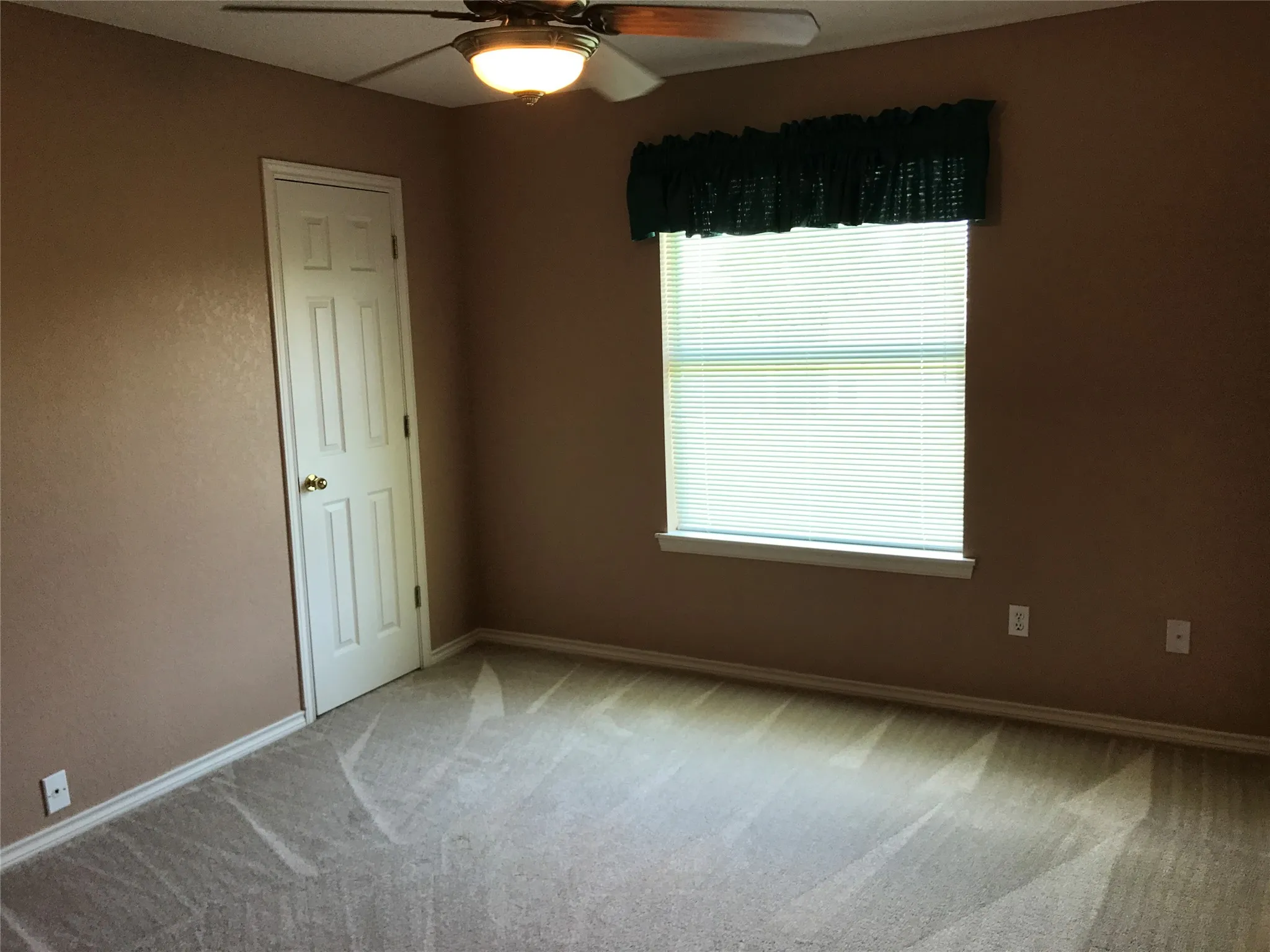Single Family Residence For Sale in Wichita County , 3702 Alexandria Street, Wichita Falls, Texas 76310, 3 Bedroom, 2 Bathroom, 2 Garage spaces, 1,357 Sqft, built in 1988, mls#21286188, Real Estate Agent in Wichita Falls, Homes For Sale in Wichita county, Homes For Sale in Wichita Falls, Realtor in Wichita Falls Texas, Real Estate Brokerage Independent Realty Texas, Luminita Cordes Realtor