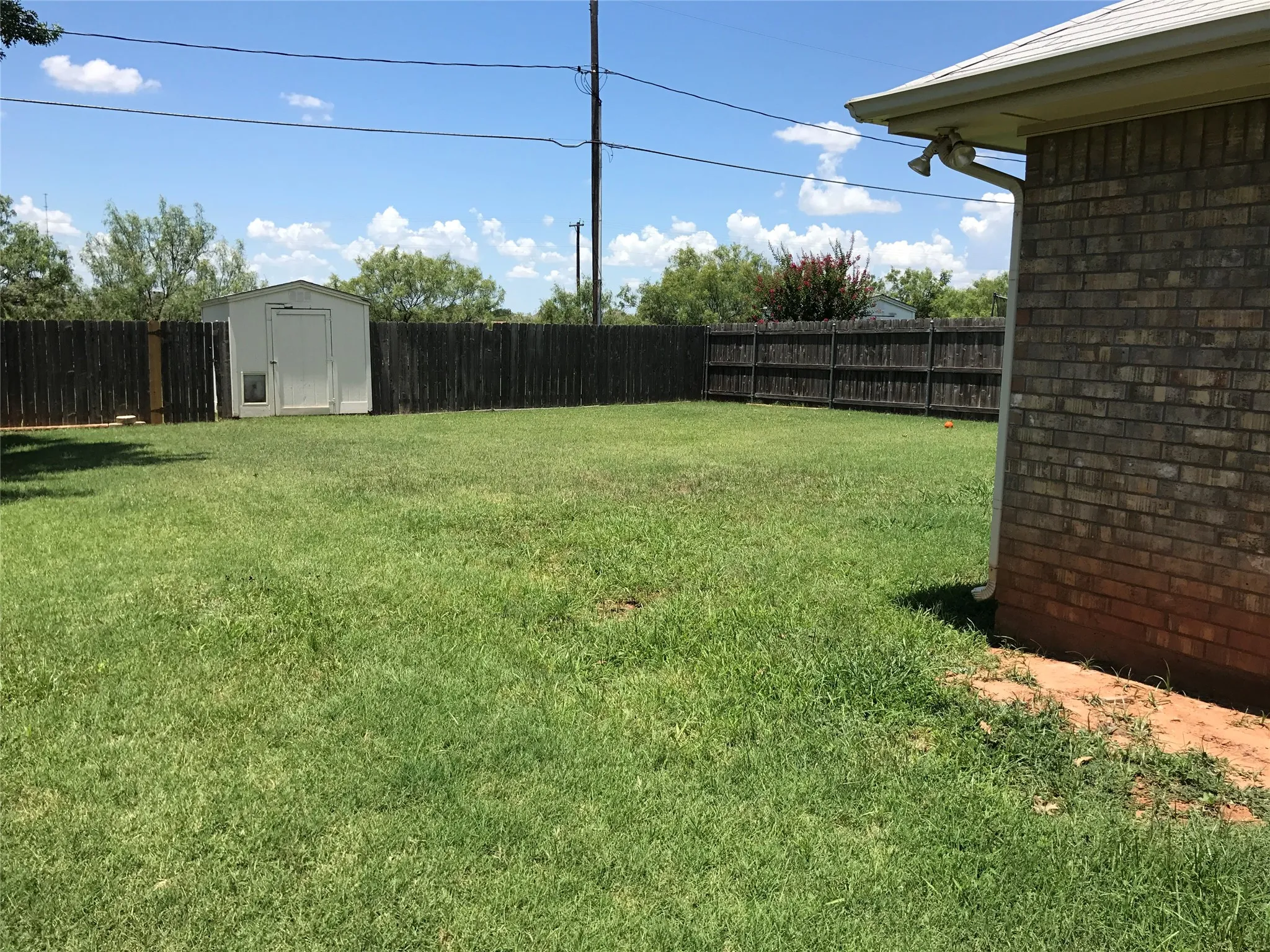 Single Family Residence For Sale in Wichita County , 3702 Alexandria Street, Wichita Falls, Texas 76310, 3 Bedroom, 2 Bathroom, 2 Garage spaces, 1,357 Sqft, built in 1988, mls#21286188, Real Estate Agent in Wichita Falls, Homes For Sale in Wichita county, Homes For Sale in Wichita Falls, Realtor in Wichita Falls Texas, Real Estate Brokerage Independent Realty Texas, Luminita Cordes Realtor