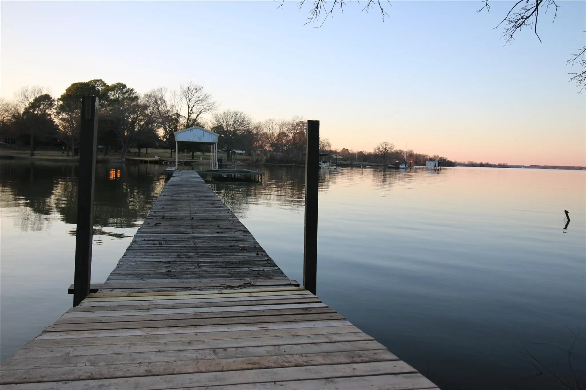 Manufactured Home For Rent in Hunt County , 10188 Gaillard Lake, Wills Point, Texas 75169, 5 Bedrooms, 2 Bathrooms, Garage spaces, 2,212 Sqft, built in 2000, Price $1,995, mls#21286207, Real Estate Agent in Wills Point, Homes For Rent in Hunt county, Homes For Rent in Wills Point, Realtor in Wills Point Texas, Real Estate Brokerage Independent Realty Texas, Luminita Cordes Realtor