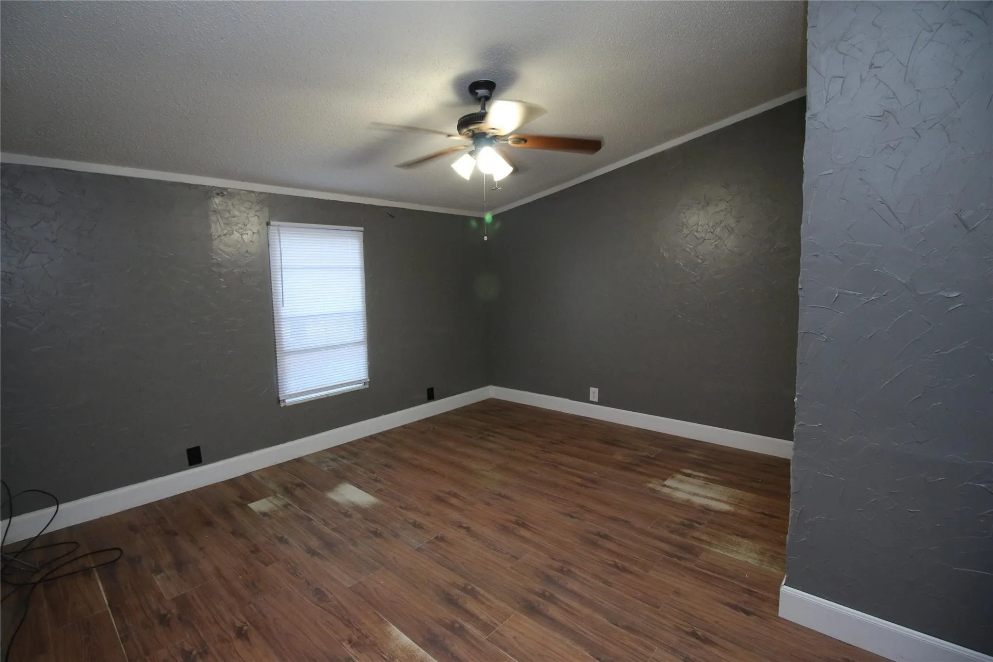 Manufactured Home For Rent in Hunt County , 10188 Gaillard Lake, Wills Point, Texas 75169, 5 Bedrooms, 2 Bathrooms, Garage spaces, 2,212 Sqft, built in 2000, Price $1,995, mls#21286207, Real Estate Agent in Wills Point, Homes For Rent in Hunt county, Homes For Rent in Wills Point, Realtor in Wills Point Texas, Real Estate Brokerage Independent Realty Texas, Luminita Cordes Realtor