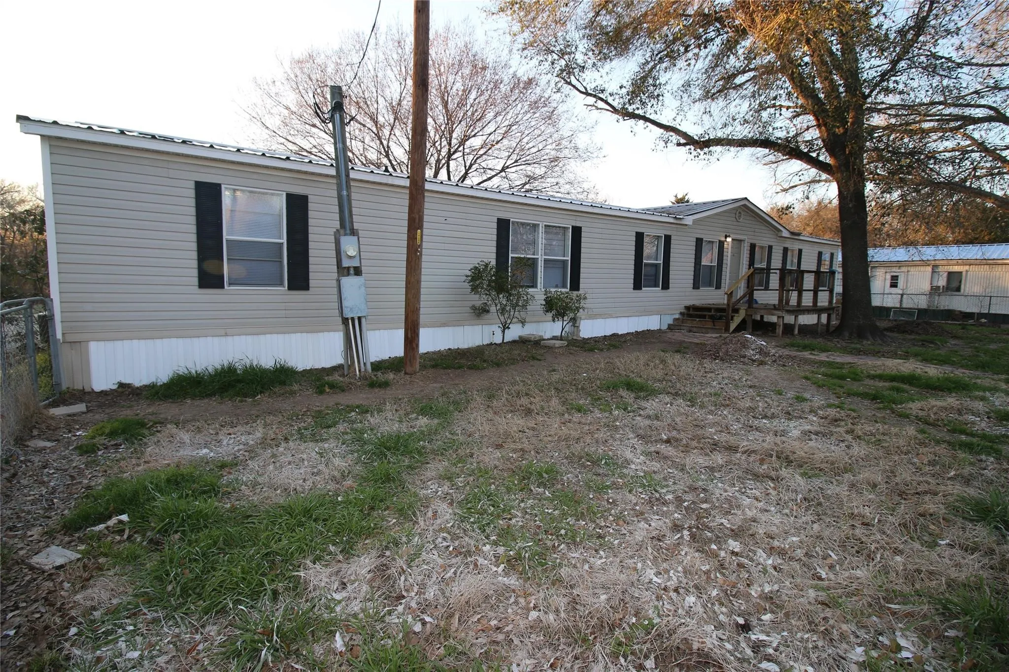 Manufactured Home For Rent in Hunt County , 10188 Gaillard Lake, Wills Point, Texas 75169, 5 Bedrooms, 2 Bathrooms, Garage spaces, 2,212 Sqft, built in 2000, Price $1,995, mls#21286207, Real Estate Agent in Wills Point, Homes For Rent in Hunt county, Homes For Rent in Wills Point, Realtor in Wills Point Texas, Real Estate Brokerage Independent Realty Texas, Luminita Cordes Realtor