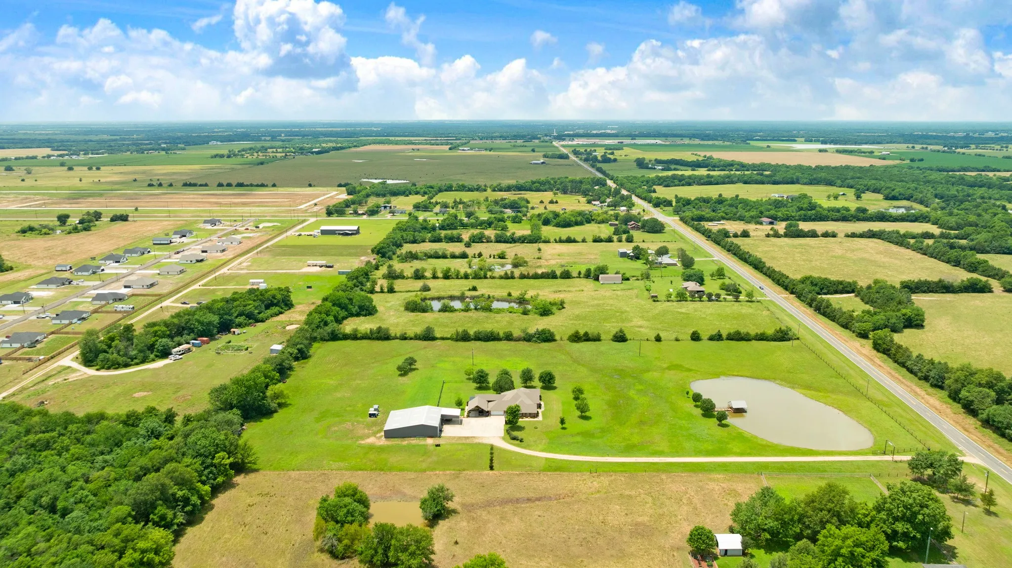 Single Family Residence For Sale in Lamar County , 4141 Farm Road 2820, Sumner, Texas 75486, 3 Bedrooms, 3 Bathrooms, 2 Garage spaces, 3,602 Sqft, built in 2009, Price $849,000, mls#21286109, Real Estate Agent in Sumner, Homes For Sale in Lamar county, Homes For Sale in Sumner, Realtor in Sumner Texas, Real Estate Brokerage Independent Realty Texas, Luminita Cordes Realtor