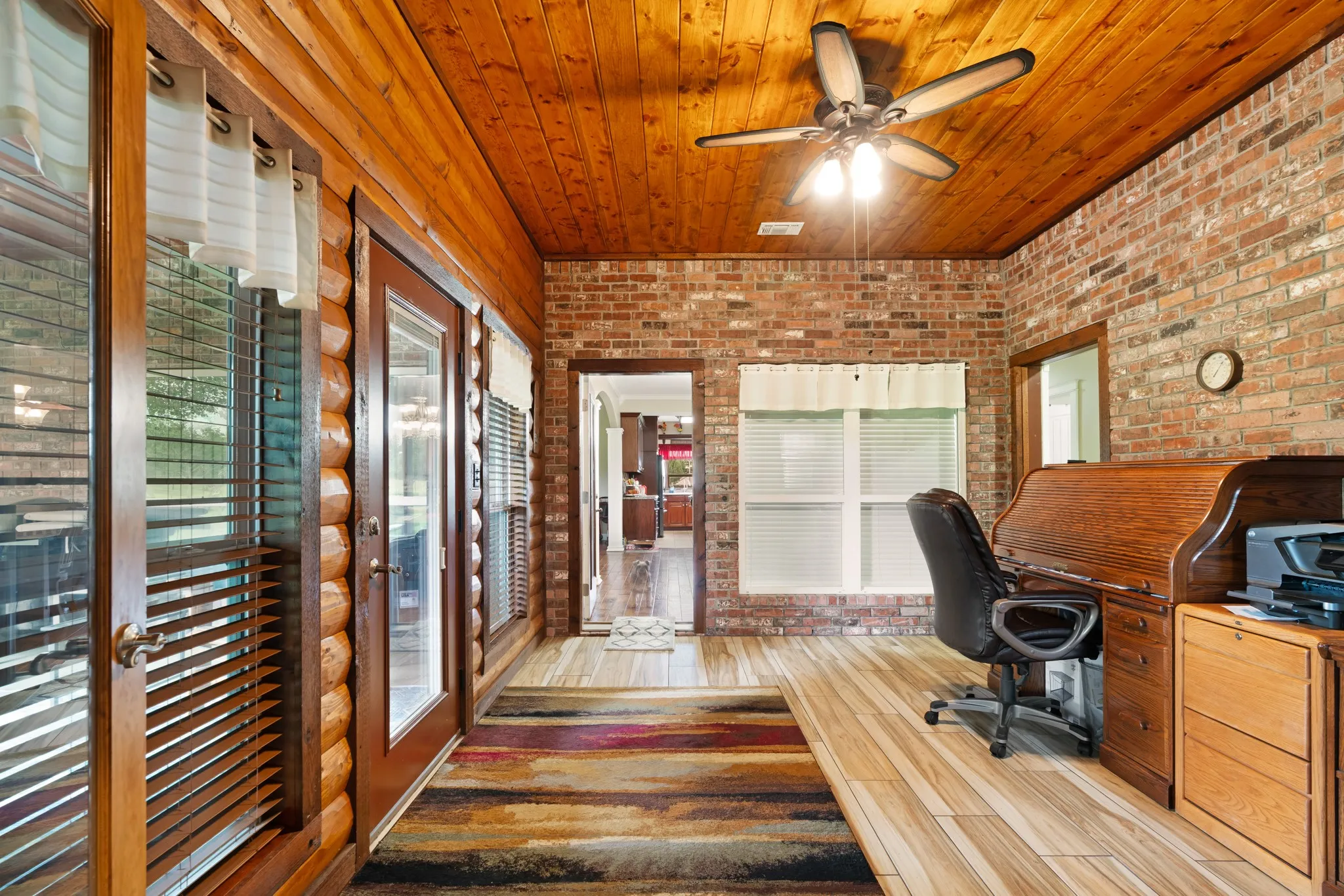 Single Family Residence For Sale in Lamar County , 4141 Farm Road 2820, Sumner, Texas 75486, 3 Bedrooms, 3 Bathrooms, 2 Garage spaces, 3,602 Sqft, built in 2009, Price $849,000, mls#21286109, Real Estate Agent in Sumner, Homes For Sale in Lamar county, Homes For Sale in Sumner, Realtor in Sumner Texas, Real Estate Brokerage Independent Realty Texas, Luminita Cordes Realtor