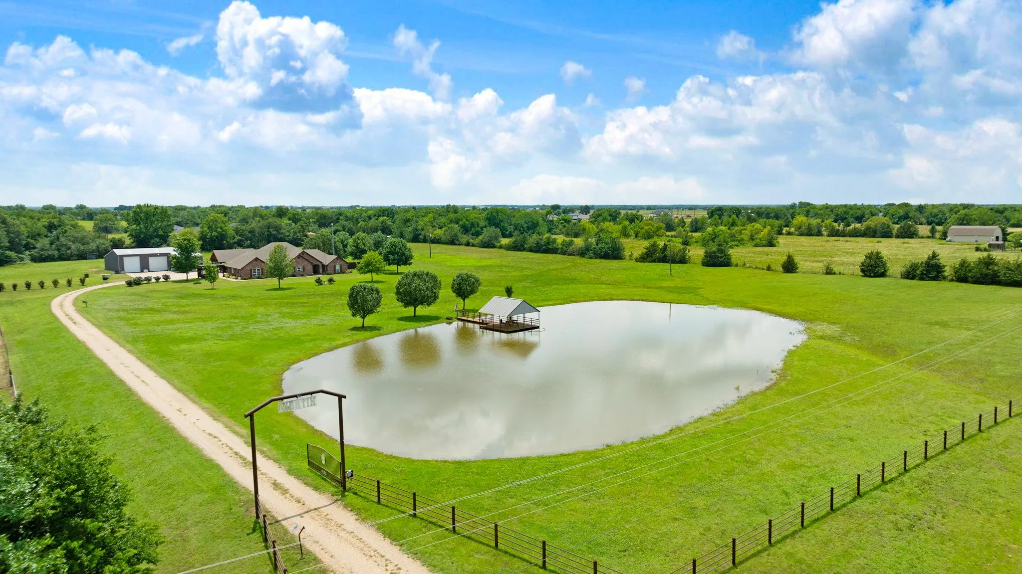 Single Family Residence For Sale in Lamar County , 4141 Farm Road 2820, Sumner, Texas 75486, 3 Bedrooms, 3 Bathrooms, 2 Garage spaces, 3,602 Sqft, built in 2009, Price $849,000, mls#21286109, Real Estate Agent in Sumner, Homes For Sale in Lamar county, Homes For Sale in Sumner, Realtor in Sumner Texas, Real Estate Brokerage Independent Realty Texas, Luminita Cordes Realtor