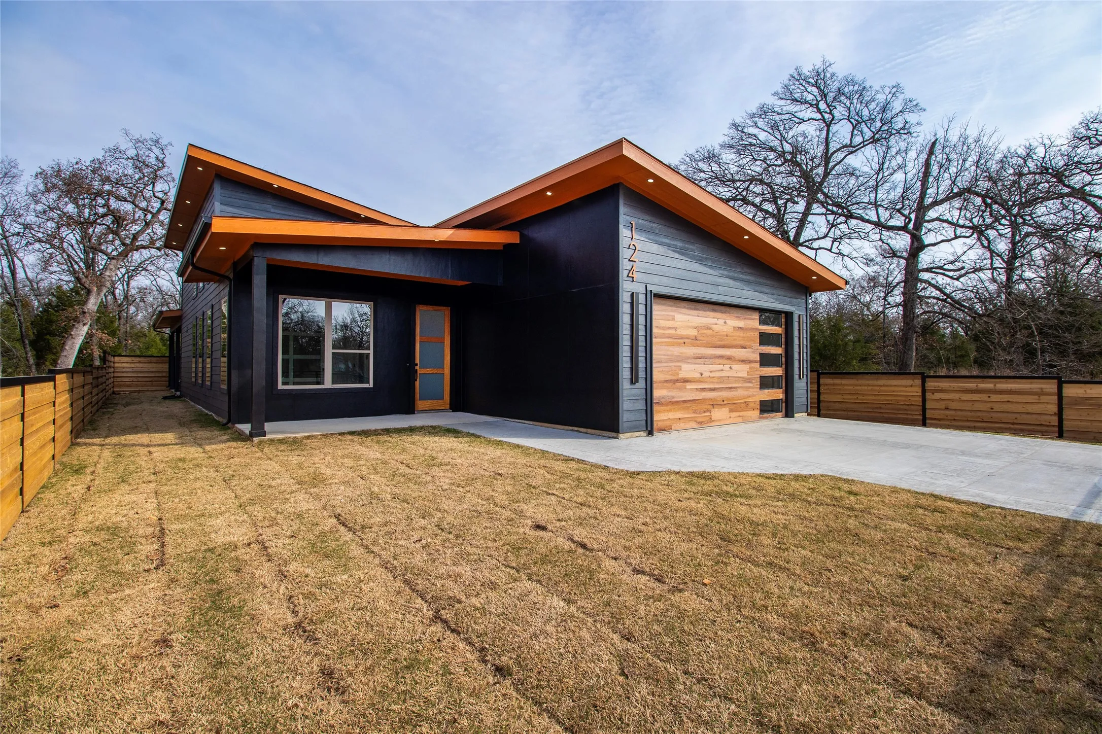 Single Family Residence For Sale in Henderson County , 124 Aztec Drive, Mabank, Texas 75156, 3 Bedroom, 2 Bathroom, 2 Garage spaces, 1,770 Sqft, built in 2026, mls#21286209, Real Estate Agent in Mabank, Homes For Sale in Henderson county, Homes For Sale in Mabank, Realtor in Mabank Texas, Real Estate Brokerage Independent Realty Texas, Luminita Cordes Realtor