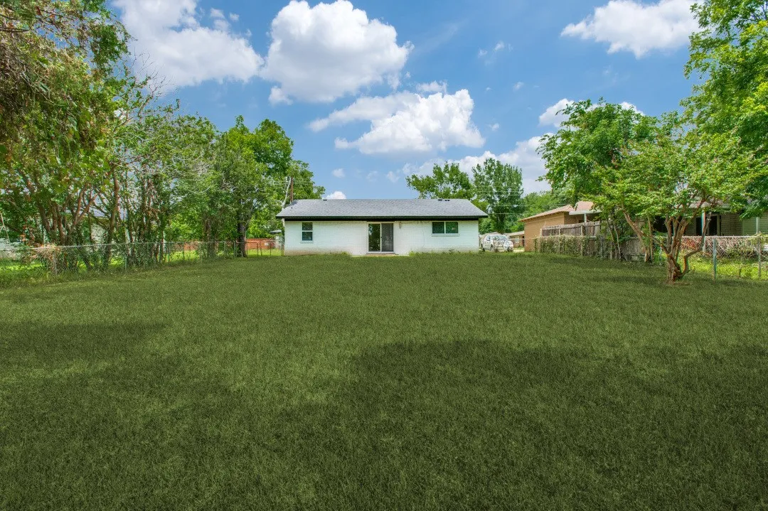 Single Family Residence For Rent in Tarrant County , 109 Sunset Drive, Euless, Texas 76040, 3 Bedroom, 2 Bathroom, Garage spaces, 1,275 Sqft, built in 1970, mls#21286183, Real Estate Agent in Euless, Homes For Rent in Tarrant county, Homes For Rent in Euless, Realtor in Euless Texas, Real Estate Brokerage Independent Realty Texas, Luminita Cordes Realtor