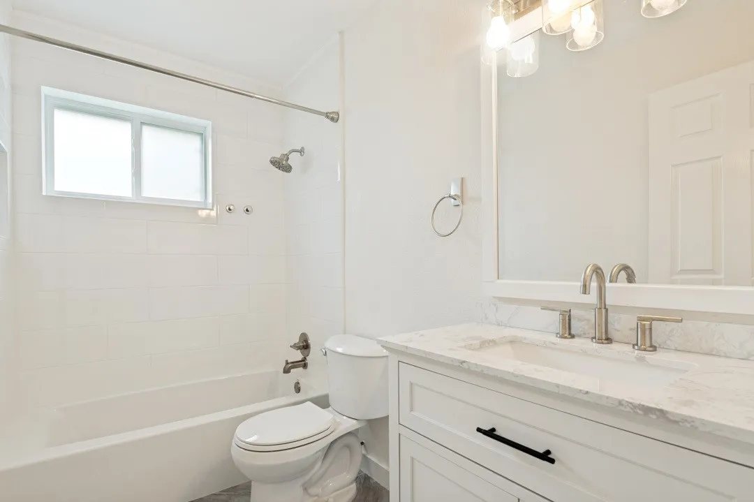 Single Family Residence For Rent in Tarrant County , 109 Sunset Drive, Euless, Texas 76040, 3 Bedroom, 2 Bathroom, Garage spaces, 1,275 Sqft, built in 1970, mls#21286183, Real Estate Agent in Euless, Homes For Rent in Tarrant county, Homes For Rent in Euless, Realtor in Euless Texas, Real Estate Brokerage Independent Realty Texas, Luminita Cordes Realtor
