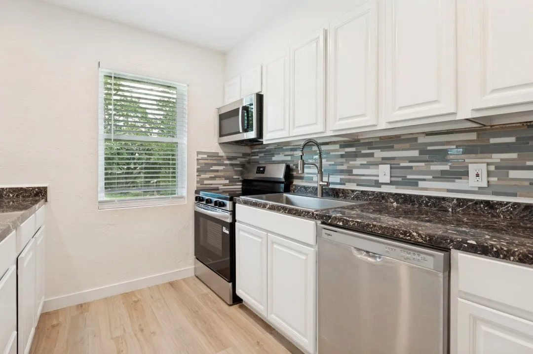 Single Family Residence For Rent in Tarrant County , 109 Sunset Drive, Euless, Texas 76040, 3 Bedroom, 2 Bathroom, Garage spaces, 1,275 Sqft, built in 1970, mls#21286183, Real Estate Agent in Euless, Homes For Rent in Tarrant county, Homes For Rent in Euless, Realtor in Euless Texas, Real Estate Brokerage Independent Realty Texas, Luminita Cordes Realtor