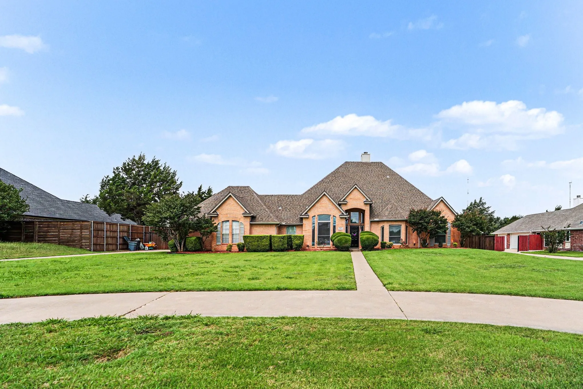 Single Family Residence For Sale in Ellis County , 3951 Joe Wilson Road, Midlothian, Texas 76065, 3 Bedrooms, 3 Bathrooms, 2 Garage spaces, 2,466 Sqft, built in 2000, Price $545,000, mls#21284032, Real Estate Agent in Midlothian, Homes For Sale in Ellis county, Homes For Sale in Midlothian, Realtor in Midlothian Texas, Real Estate Brokerage Independent Realty Texas, Luminita Cordes Realtor