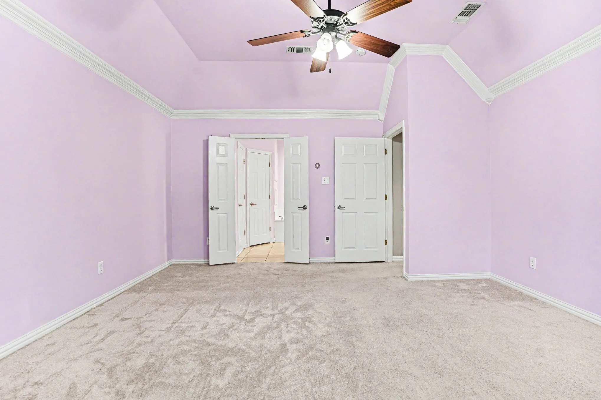 Single Family Residence For Sale in Ellis County , 3951 Joe Wilson Road, Midlothian, Texas 76065, 3 Bedrooms, 3 Bathrooms, 2 Garage spaces, 2,466 Sqft, built in 2000, Price $545,000, mls#21284032, Real Estate Agent in Midlothian, Homes For Sale in Ellis county, Homes For Sale in Midlothian, Realtor in Midlothian Texas, Real Estate Brokerage Independent Realty Texas, Luminita Cordes Realtor