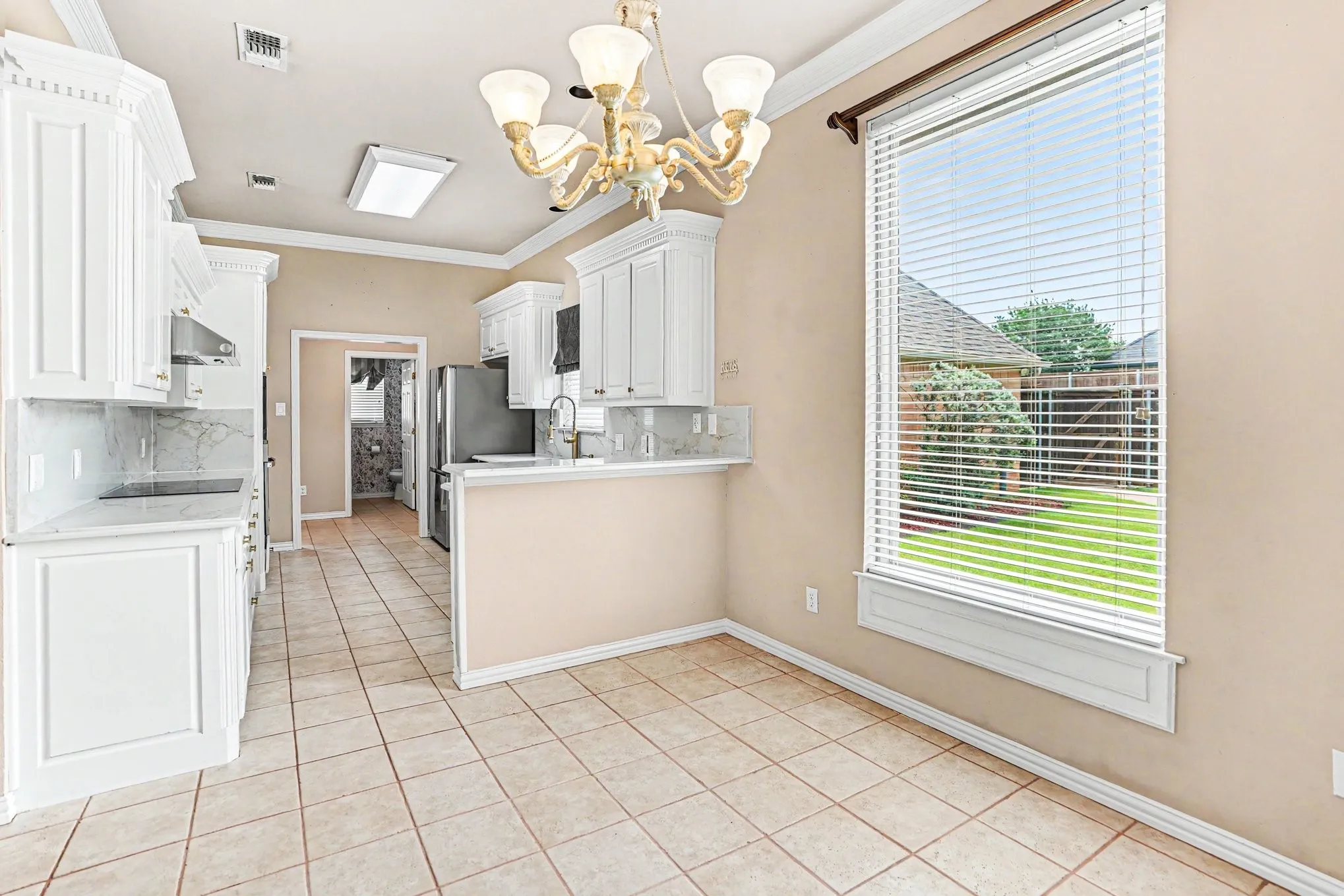 Single Family Residence For Sale in Ellis County , 3951 Joe Wilson Road, Midlothian, Texas 76065, 3 Bedrooms, 3 Bathrooms, 2 Garage spaces, 2,466 Sqft, built in 2000, Price $545,000, mls#21284032, Real Estate Agent in Midlothian, Homes For Sale in Ellis county, Homes For Sale in Midlothian, Realtor in Midlothian Texas, Real Estate Brokerage Independent Realty Texas, Luminita Cordes Realtor
