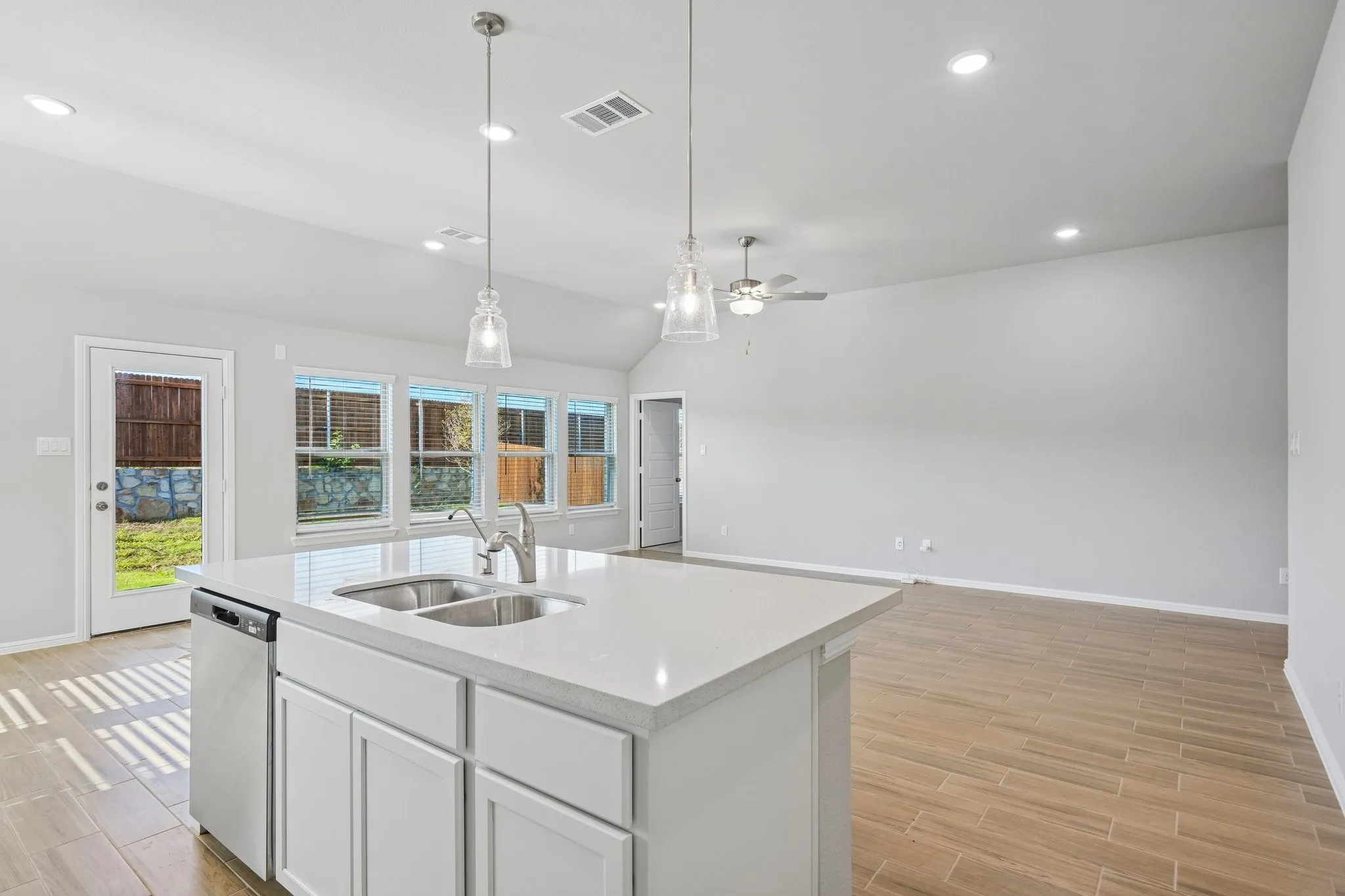 Single Family Residence For Sale in Collin County , 772 Grand Dale Drive, Lavon, Texas 75166, 4 Bedroom, 3 Bathroom, 2 Garage spaces, 2,184 Sqft, built in 2026, mls#21256931, Real Estate Agent in Lavon, Homes For Sale in Collin county, Homes For Sale in Lavon, Realtor in Lavon Texas, Real Estate Brokerage Independent Realty Texas, Luminita Cordes Realtor