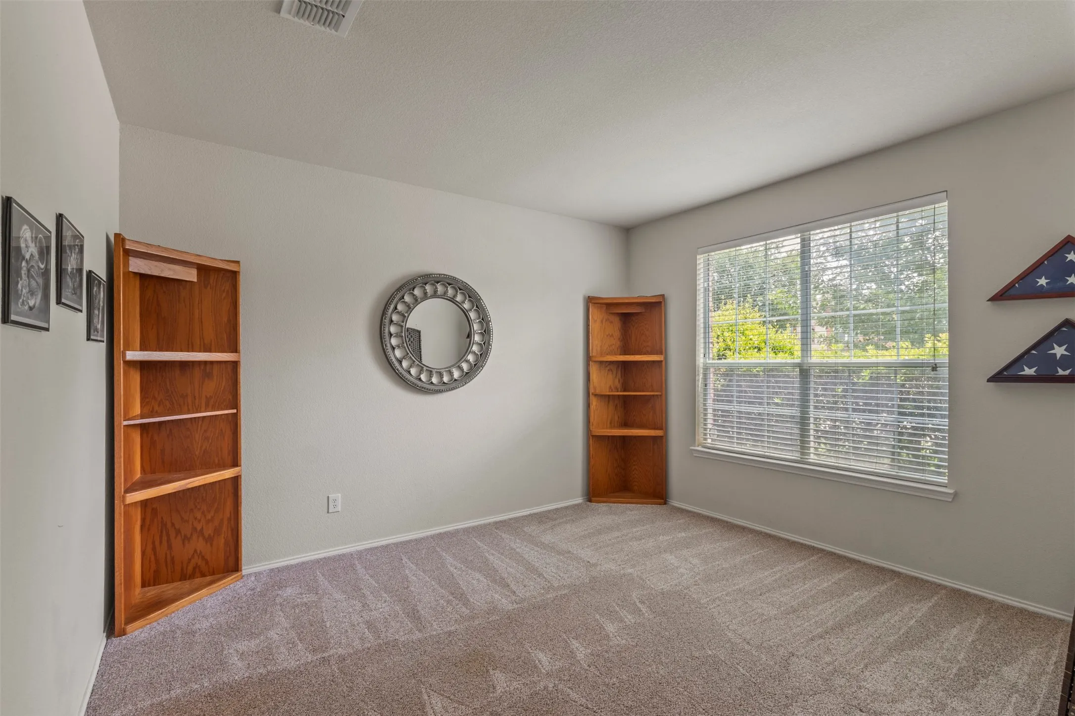 Single Family Residence For Sale in Collin County , 1203 Iron Horse Street, Wylie, Texas 75098, 4 Bedroom, 3 Bathroom, 2 Garage spaces, 3,083 Sqft, built in 2006, mls#21286219, Real Estate Agent in Wylie, Homes For Sale in Collin county, Homes For Sale in Wylie, Realtor in Wylie Texas, Real Estate Brokerage Independent Realty Texas, Luminita Cordes Realtor