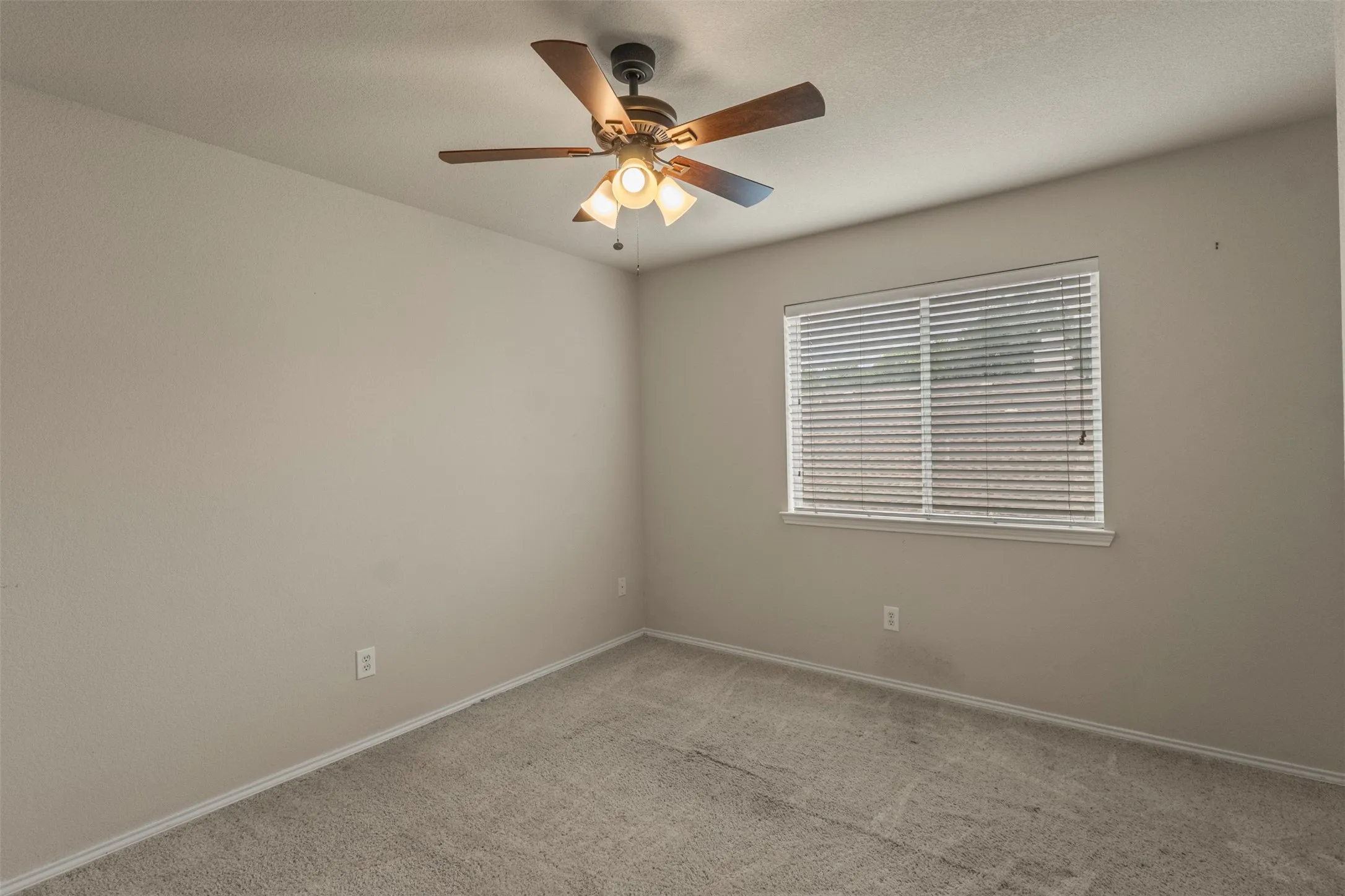 Single Family Residence For Sale in Collin County , 1203 Iron Horse Street, Wylie, Texas 75098, 4 Bedroom, 3 Bathroom, 2 Garage spaces, 3,083 Sqft, built in 2006, mls#21286219, Real Estate Agent in Wylie, Homes For Sale in Collin county, Homes For Sale in Wylie, Realtor in Wylie Texas, Real Estate Brokerage Independent Realty Texas, Luminita Cordes Realtor