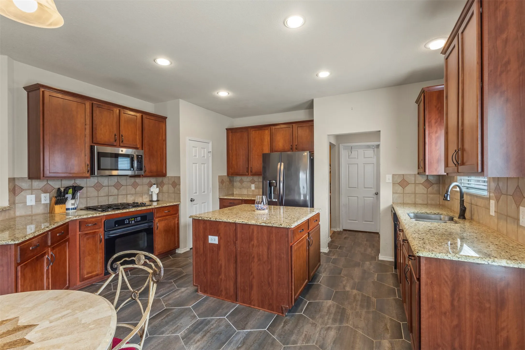 Single Family Residence For Sale in Collin County , 1203 Iron Horse Street, Wylie, Texas 75098, 4 Bedroom, 3 Bathroom, 2 Garage spaces, 3,083 Sqft, built in 2006, mls#21286219, Real Estate Agent in Wylie, Homes For Sale in Collin county, Homes For Sale in Wylie, Realtor in Wylie Texas, Real Estate Brokerage Independent Realty Texas, Luminita Cordes Realtor