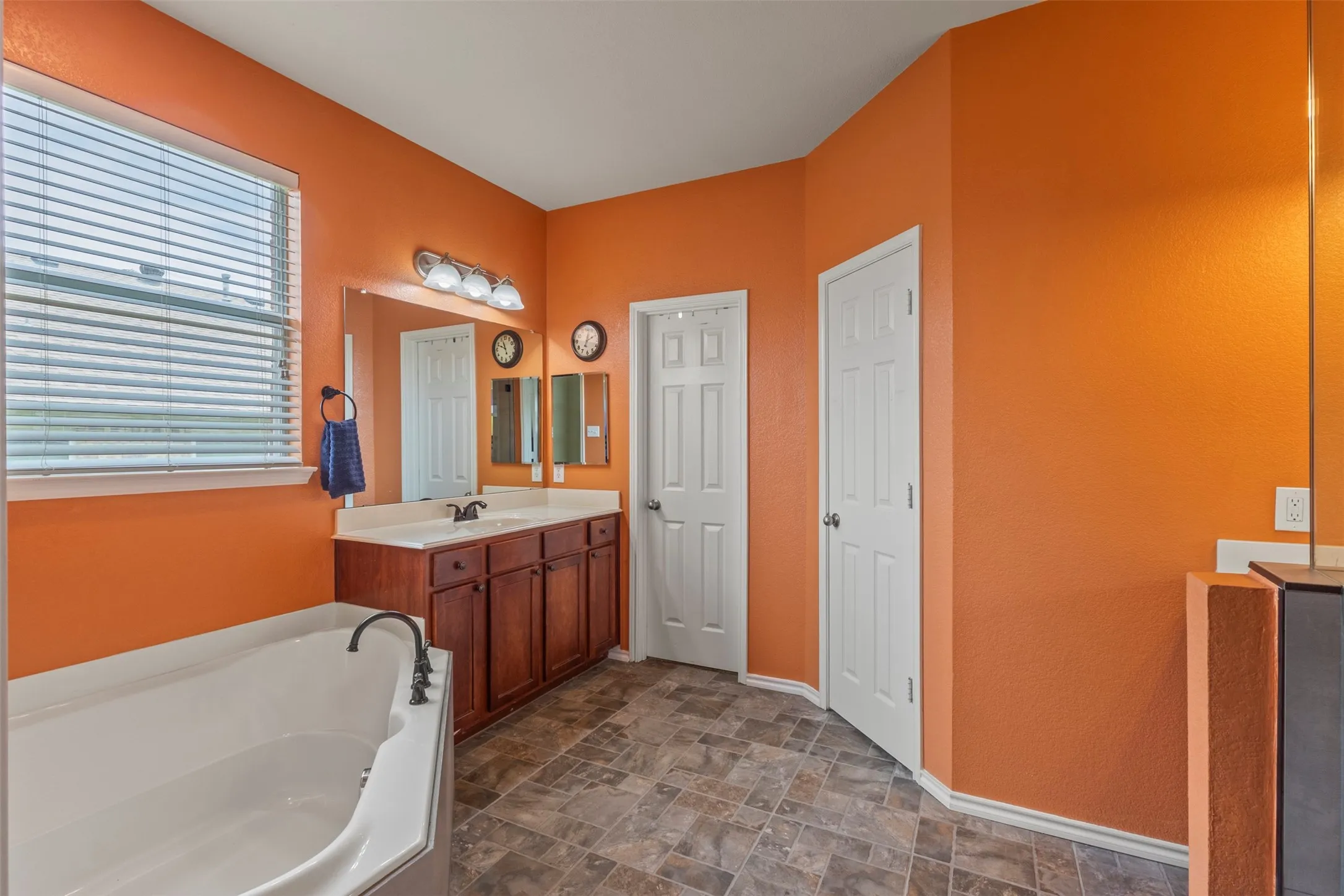 Single Family Residence For Sale in Collin County , 1203 Iron Horse Street, Wylie, Texas 75098, 4 Bedroom, 3 Bathroom, 2 Garage spaces, 3,083 Sqft, built in 2006, mls#21286219, Real Estate Agent in Wylie, Homes For Sale in Collin county, Homes For Sale in Wylie, Realtor in Wylie Texas, Real Estate Brokerage Independent Realty Texas, Luminita Cordes Realtor