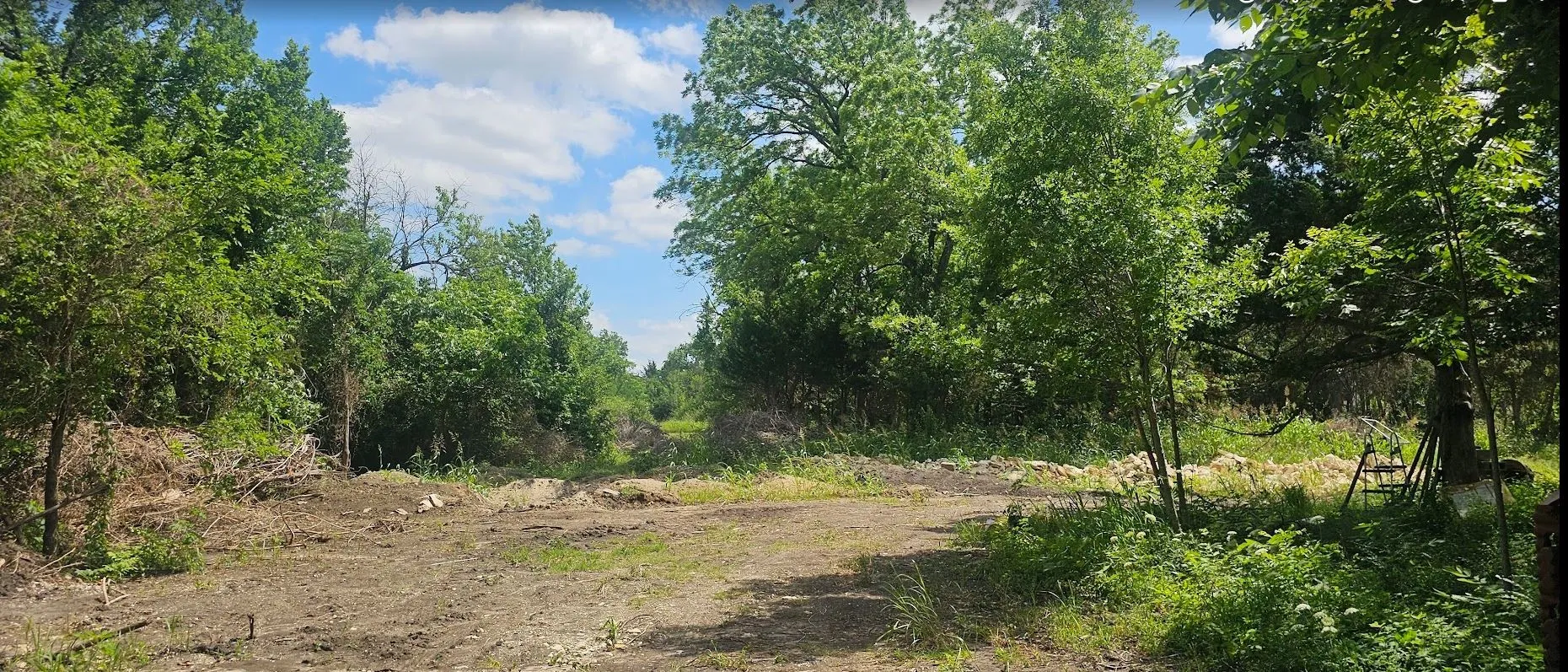 Single Family Residence For Sale in Dallas County , 837 W Gross Street, Mesquite, Texas 75149, 2 Bedrooms, 2 Bathrooms, Garage spaces, 604 Sqft, built in 1954, Price $1,100,000, mls#21286238, Real Estate Agent in Mesquite, Homes For Sale in Dallas county, Homes For Sale in Mesquite, Realtor in Mesquite Texas, Real Estate Brokerage Independent Realty Texas, Luminita Cordes Realtor
