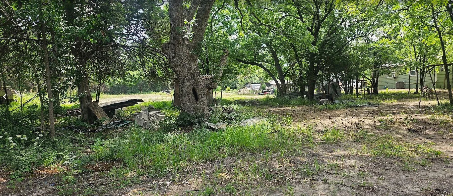 Single Family Residence For Sale in Dallas County , 837 W Gross Street, Mesquite, Texas 75149, 2 Bedrooms, 2 Bathrooms, Garage spaces, 604 Sqft, built in 1954, Price $1,100,000, mls#21286238, Real Estate Agent in Mesquite, Homes For Sale in Dallas county, Homes For Sale in Mesquite, Realtor in Mesquite Texas, Real Estate Brokerage Independent Realty Texas, Luminita Cordes Realtor
