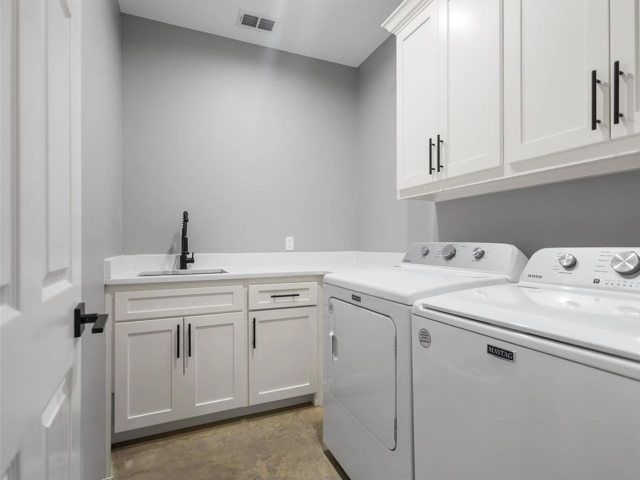 Single Family Residence For Sale in Upshur County , 1562 N Willow Oak Road, Gladewater, Texas 75647, 3 Bedrooms, 2 Bathrooms, 2 Garage spaces, 1,749 Sqft, built in 2024, Price $399,900, mls#21286247, Real Estate Agent in Gladewater, Homes For Sale in Upshur county, Homes For Sale in Gladewater, Realtor in Gladewater Texas, Real Estate Brokerage Independent Realty Texas, Luminita Cordes Realtor