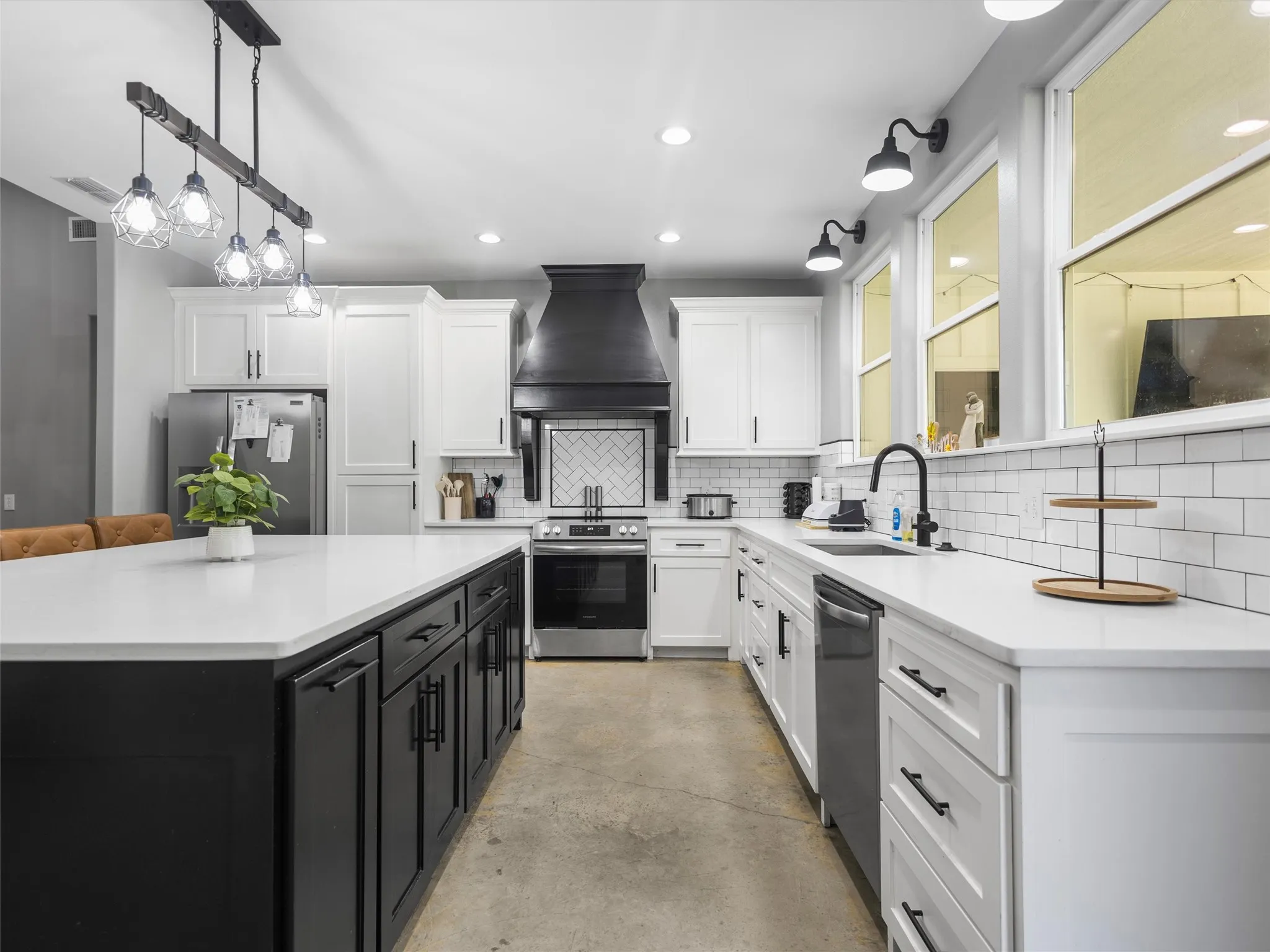 Single Family Residence For Sale in Upshur County , 1562 N Willow Oak Road, Gladewater, Texas 75647, 3 Bedrooms, 2 Bathrooms, 2 Garage spaces, 1,749 Sqft, built in 2024, Price $399,900, mls#21286247, Real Estate Agent in Gladewater, Homes For Sale in Upshur county, Homes For Sale in Gladewater, Realtor in Gladewater Texas, Real Estate Brokerage Independent Realty Texas, Luminita Cordes Realtor