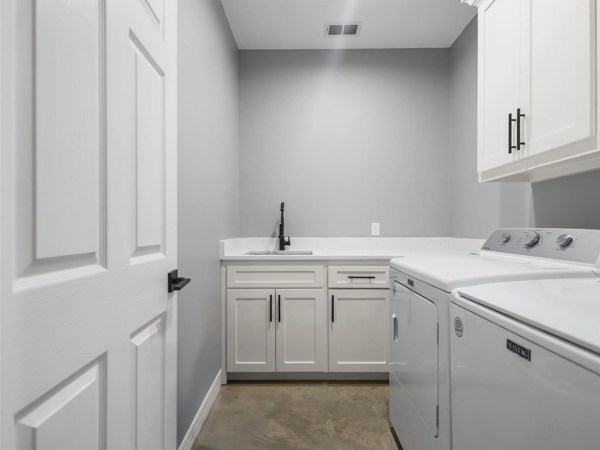 Single Family Residence For Sale in Upshur County , 1562 N Willow Oak Road, Gladewater, Texas 75647, 3 Bedrooms, 2 Bathrooms, 2 Garage spaces, 1,749 Sqft, built in 2024, Price $399,900, mls#21286247, Real Estate Agent in Gladewater, Homes For Sale in Upshur county, Homes For Sale in Gladewater, Realtor in Gladewater Texas, Real Estate Brokerage Independent Realty Texas, Luminita Cordes Realtor