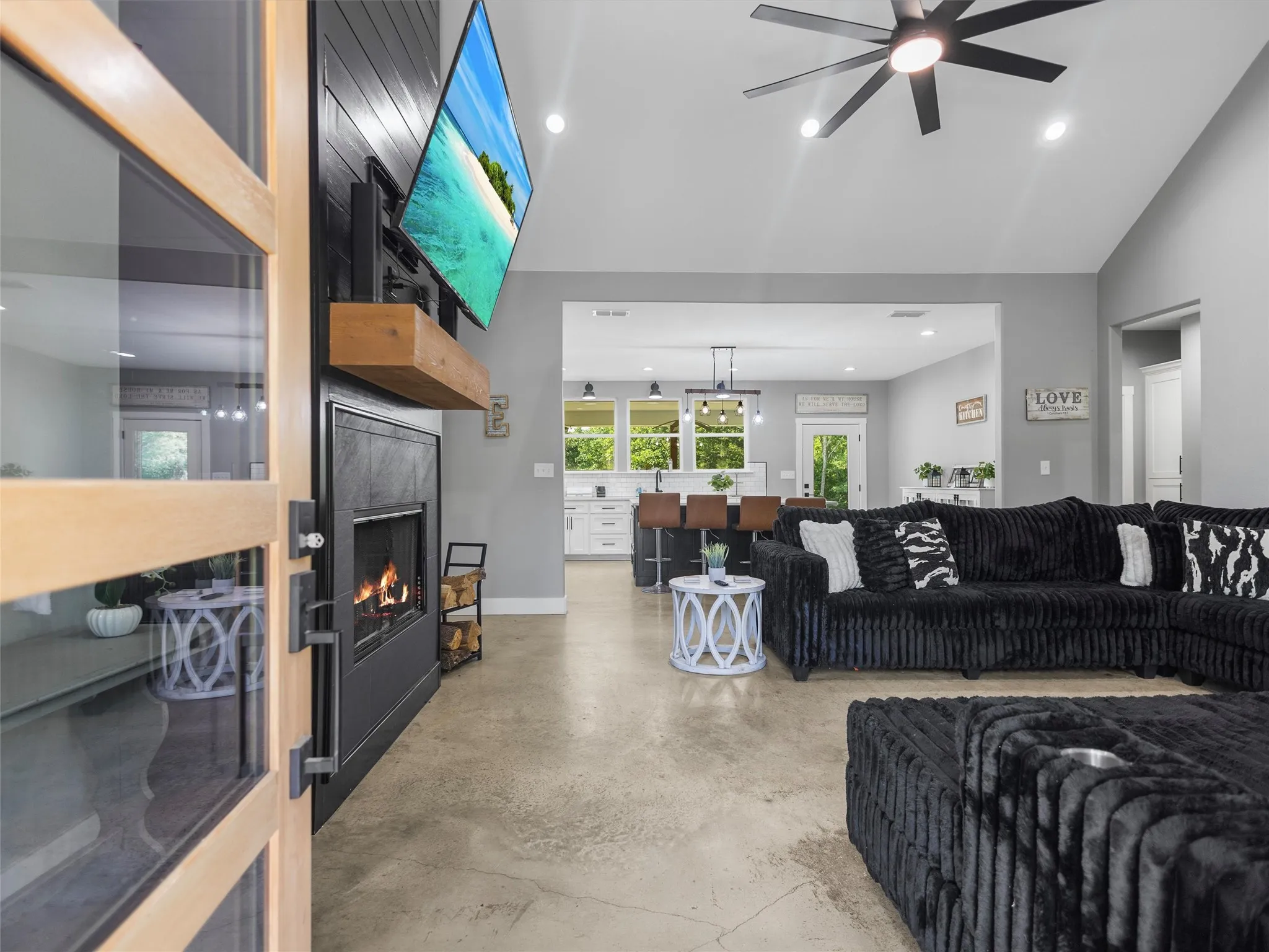 Single Family Residence For Sale in Upshur County , 1562 N Willow Oak Road, Gladewater, Texas 75647, 3 Bedrooms, 2 Bathrooms, 2 Garage spaces, 1,749 Sqft, built in 2024, Price $399,900, mls#21286247, Real Estate Agent in Gladewater, Homes For Sale in Upshur county, Homes For Sale in Gladewater, Realtor in Gladewater Texas, Real Estate Brokerage Independent Realty Texas, Luminita Cordes Realtor