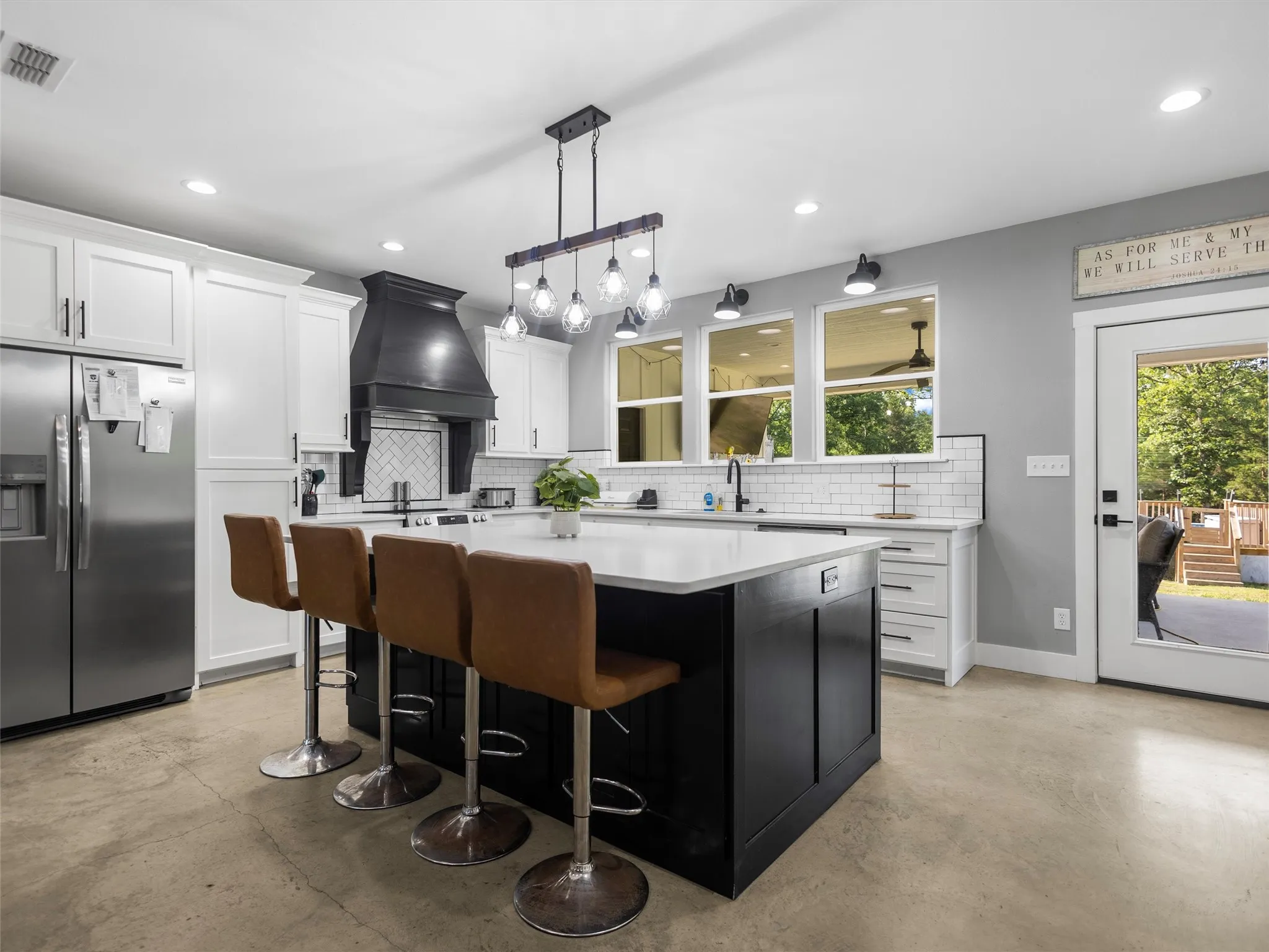 Single Family Residence For Sale in Upshur County , 1562 N Willow Oak Road, Gladewater, Texas 75647, 3 Bedrooms, 2 Bathrooms, 2 Garage spaces, 1,749 Sqft, built in 2024, Price $399,900, mls#21286247, Real Estate Agent in Gladewater, Homes For Sale in Upshur county, Homes For Sale in Gladewater, Realtor in Gladewater Texas, Real Estate Brokerage Independent Realty Texas, Luminita Cordes Realtor