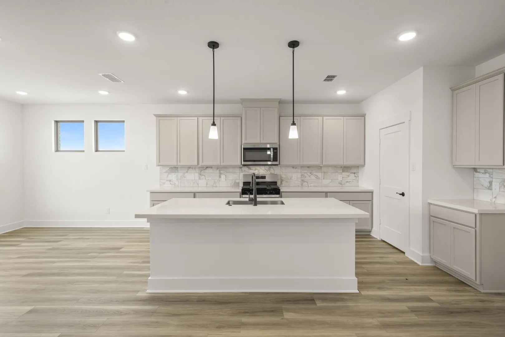 9116 Kansas Pacific- Kitchen-1
