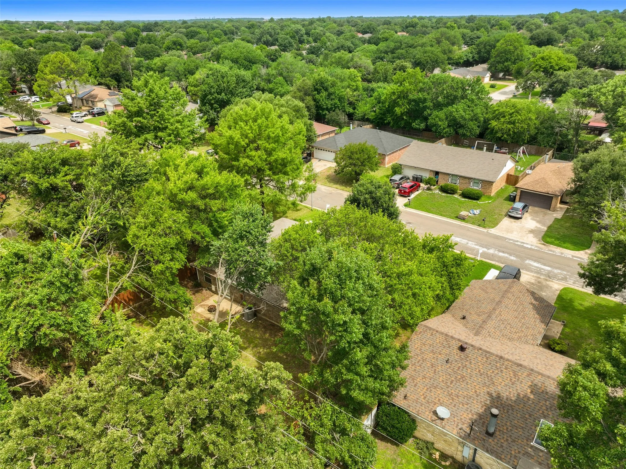 Single Family Residence For Sale in Tarrant County , 4108 Cypress Springs Drive, Arlington, Texas 76001, 3 Bedroom, 2 Bathroom, 2 Garage spaces, 1,710 Sqft, built in 1983, mls#21286231, Real Estate Agent in Arlington, Homes For Sale in Tarrant county, Homes For Sale in Arlington, Realtor in Arlington Texas, Real Estate Brokerage Independent Realty Texas, Luminita Cordes Realtor