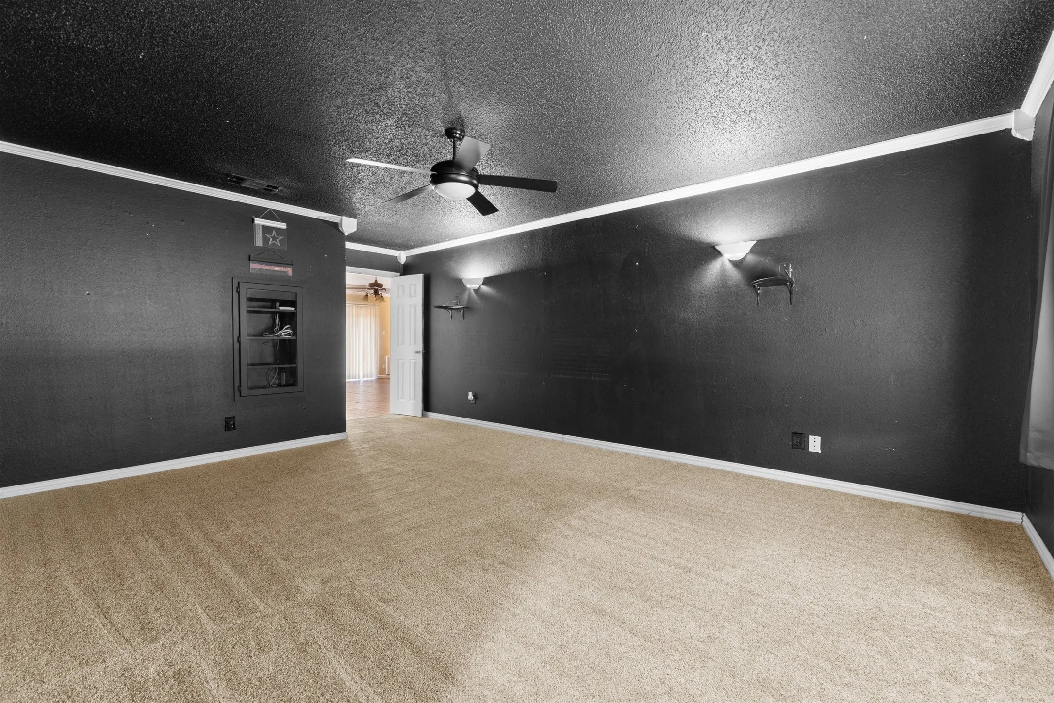 Single Family Residence For Sale in Tarrant County , 4108 Cypress Springs Drive, Arlington, Texas 76001, 3 Bedroom, 2 Bathroom, 2 Garage spaces, 1,710 Sqft, built in 1983, mls#21286231, Real Estate Agent in Arlington, Homes For Sale in Tarrant county, Homes For Sale in Arlington, Realtor in Arlington Texas, Real Estate Brokerage Independent Realty Texas, Luminita Cordes Realtor