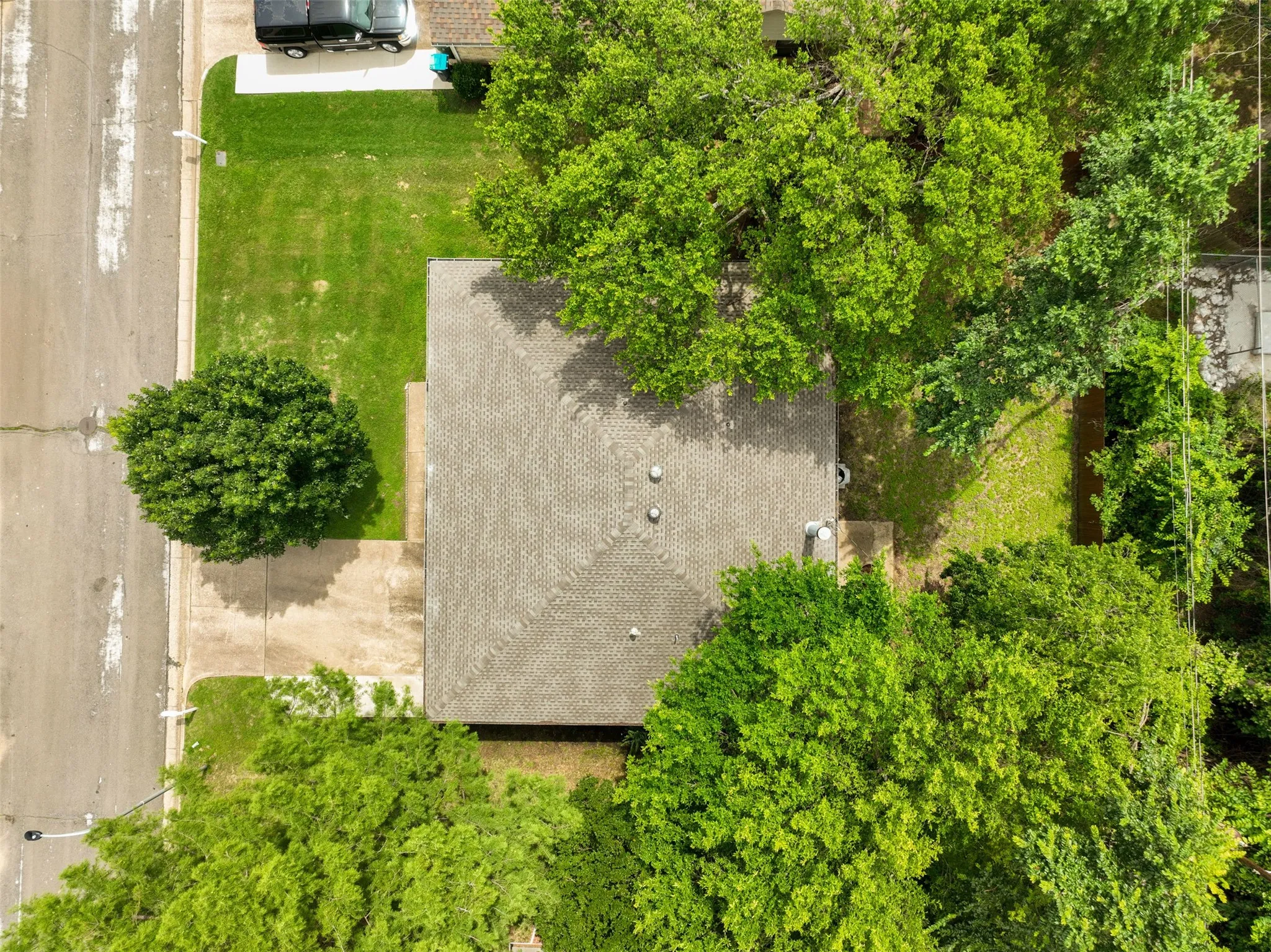 Single Family Residence For Sale in Tarrant County , 4108 Cypress Springs Drive, Arlington, Texas 76001, 3 Bedroom, 2 Bathroom, 2 Garage spaces, 1,710 Sqft, built in 1983, mls#21286231, Real Estate Agent in Arlington, Homes For Sale in Tarrant county, Homes For Sale in Arlington, Realtor in Arlington Texas, Real Estate Brokerage Independent Realty Texas, Luminita Cordes Realtor