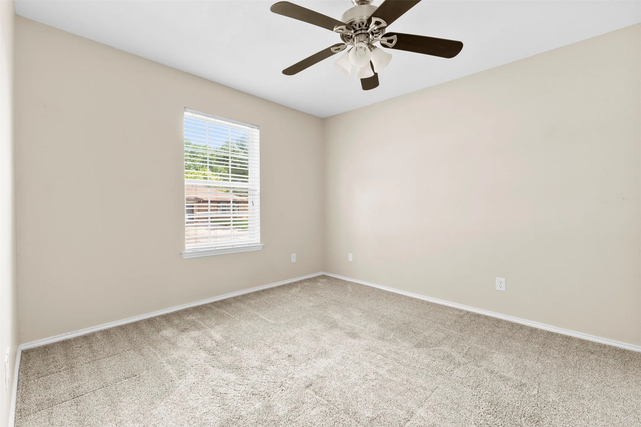 Single Family Residence For Sale in Tarrant County , 4108 Cypress Springs Drive, Arlington, Texas 76001, 3 Bedroom, 2 Bathroom, 2 Garage spaces, 1,710 Sqft, built in 1983, mls#21286231, Real Estate Agent in Arlington, Homes For Sale in Tarrant county, Homes For Sale in Arlington, Realtor in Arlington Texas, Real Estate Brokerage Independent Realty Texas, Luminita Cordes Realtor