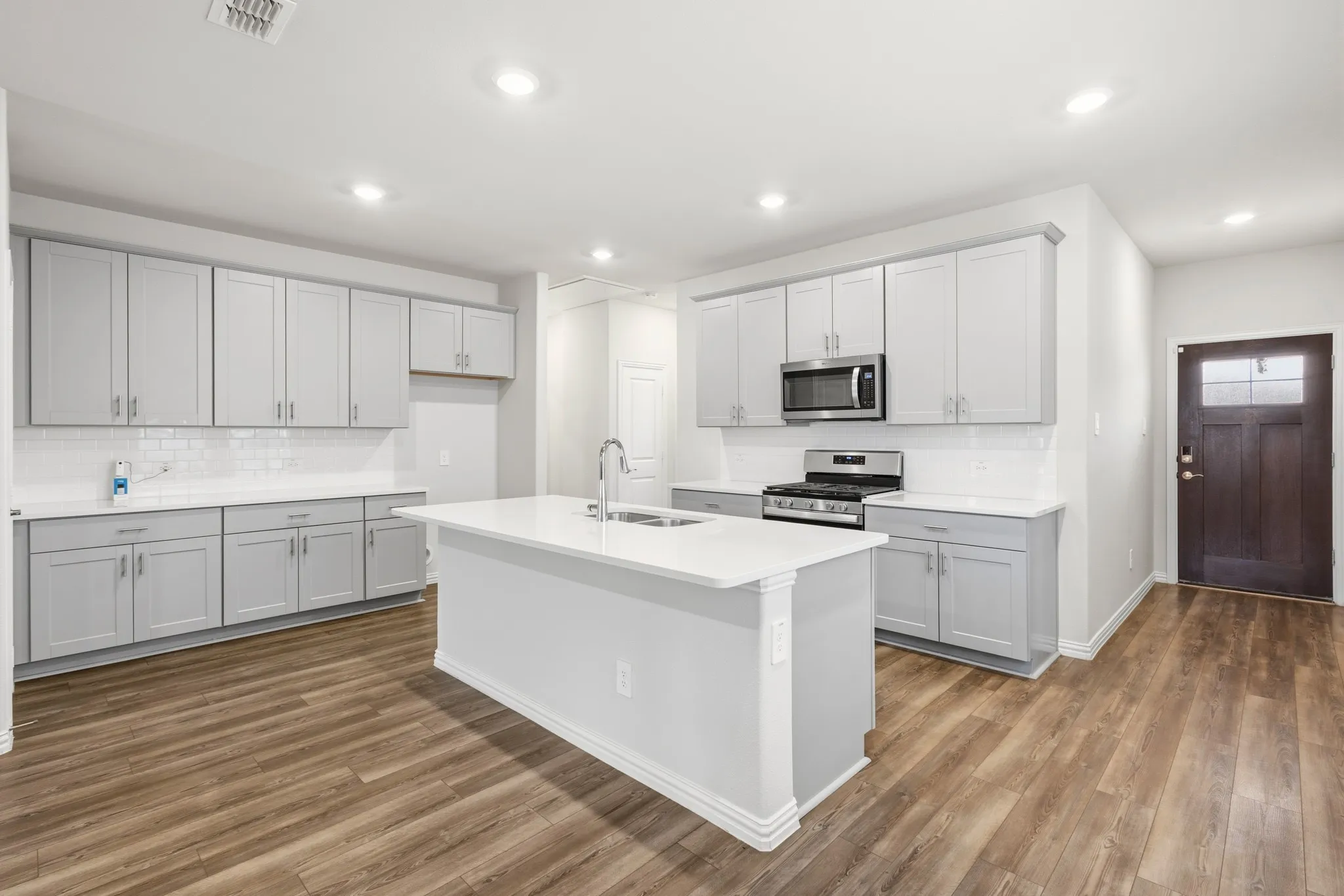 Single Family Residence For Rent in Collin County , 206 Goosewood Drive, Princeton, Texas 75071, 3 Bedroom, 2 Bathroom, 2 Garage spaces, 1,566 Sqft, built in 2023, mls#21280426, Real Estate Agent in Princeton, Homes For Rent in Collin county, Homes For Rent in Princeton, Realtor in Princeton Texas, Real Estate Brokerage Independent Realty Texas, Luminita Cordes Realtor