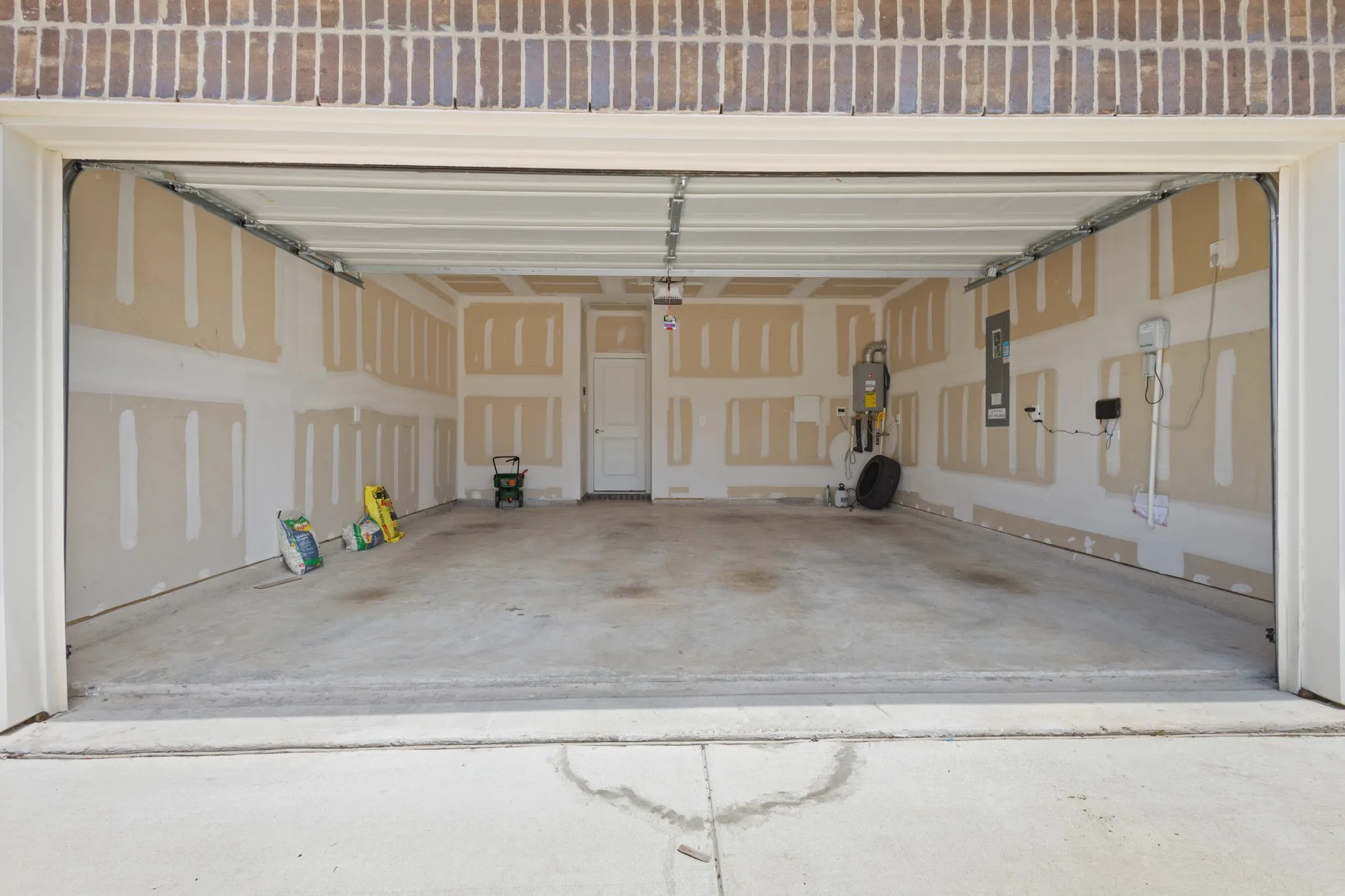 Single Family Residence For Rent in Collin County , 206 Goosewood Drive, Princeton, Texas 75071, 3 Bedroom, 2 Bathroom, 2 Garage spaces, 1,566 Sqft, built in 2023, mls#21280426, Real Estate Agent in Princeton, Homes For Rent in Collin county, Homes For Rent in Princeton, Realtor in Princeton Texas, Real Estate Brokerage Independent Realty Texas, Luminita Cordes Realtor