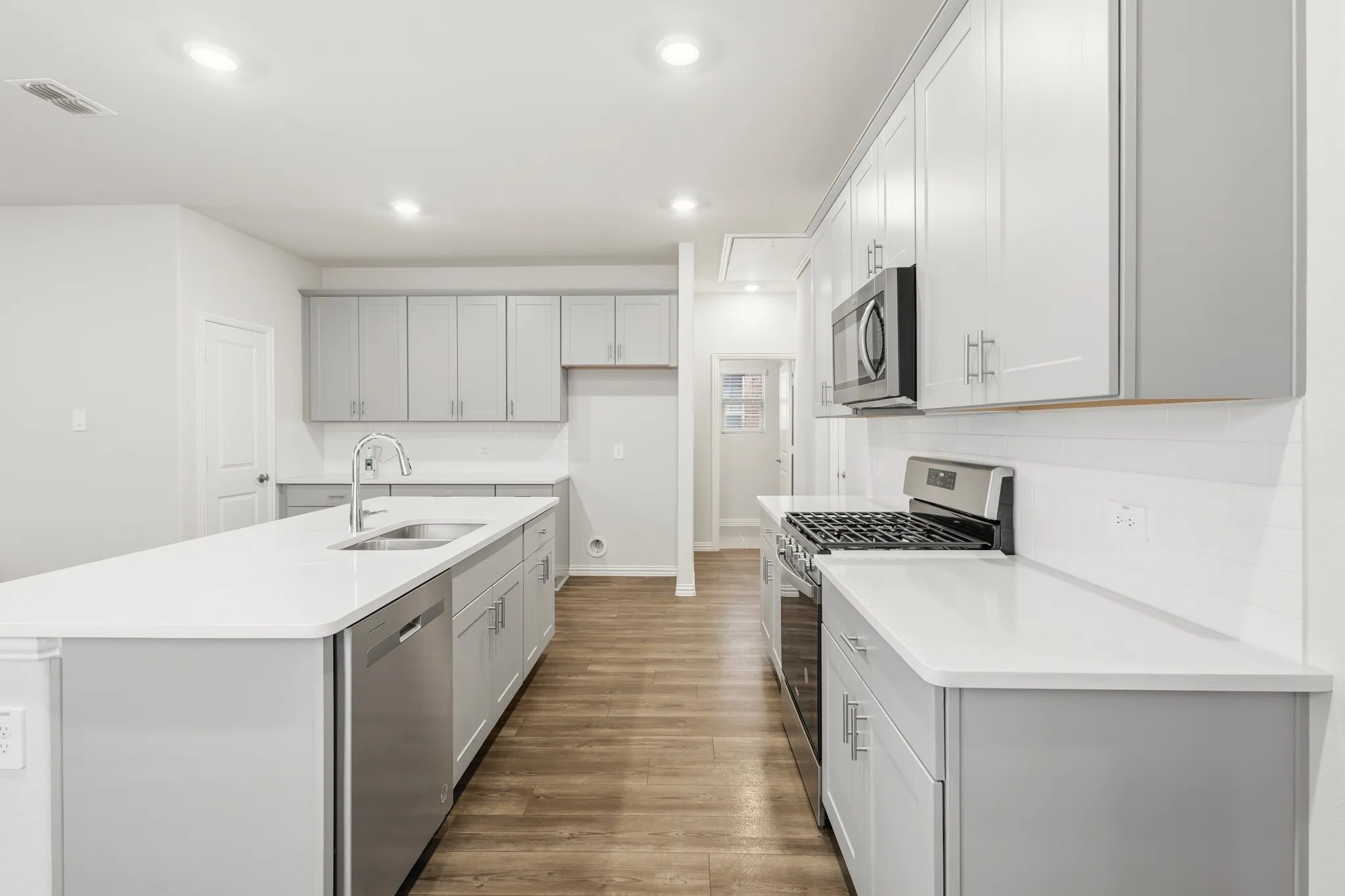 Single Family Residence For Rent in Collin County , 206 Goosewood Drive, Princeton, Texas 75071, 3 Bedroom, 2 Bathroom, 2 Garage spaces, 1,566 Sqft, built in 2023, mls#21280426, Real Estate Agent in Princeton, Homes For Rent in Collin county, Homes For Rent in Princeton, Realtor in Princeton Texas, Real Estate Brokerage Independent Realty Texas, Luminita Cordes Realtor