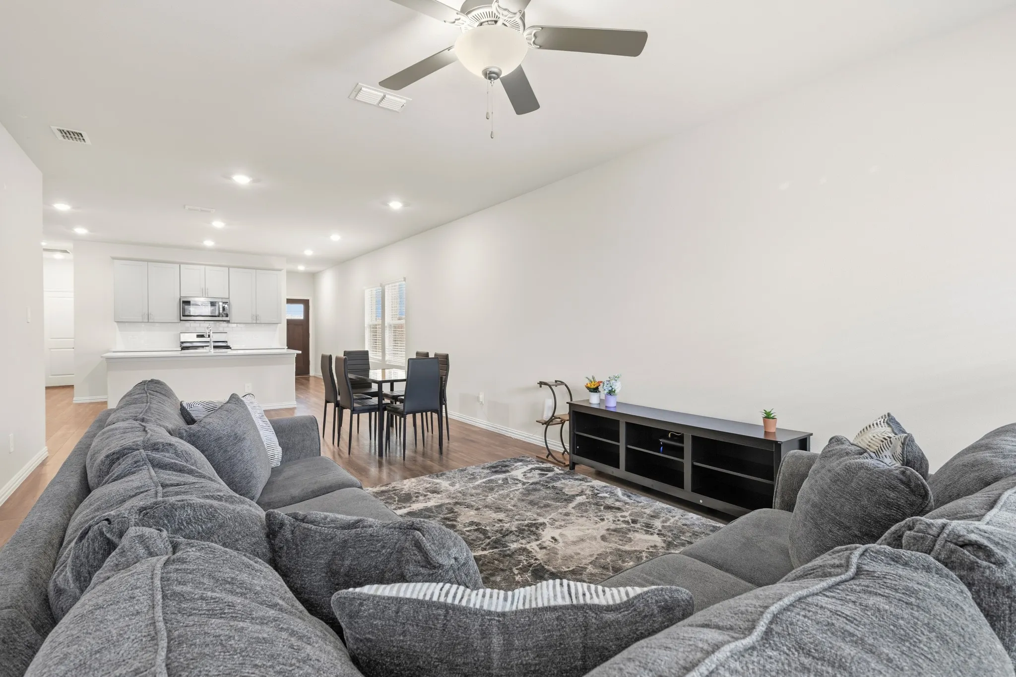 Single Family Residence For Rent in Collin County , 206 Goosewood Drive, Princeton, Texas 75071, 3 Bedroom, 2 Bathroom, 2 Garage spaces, 1,566 Sqft, built in 2023, mls#21280426, Real Estate Agent in Princeton, Homes For Rent in Collin county, Homes For Rent in Princeton, Realtor in Princeton Texas, Real Estate Brokerage Independent Realty Texas, Luminita Cordes Realtor