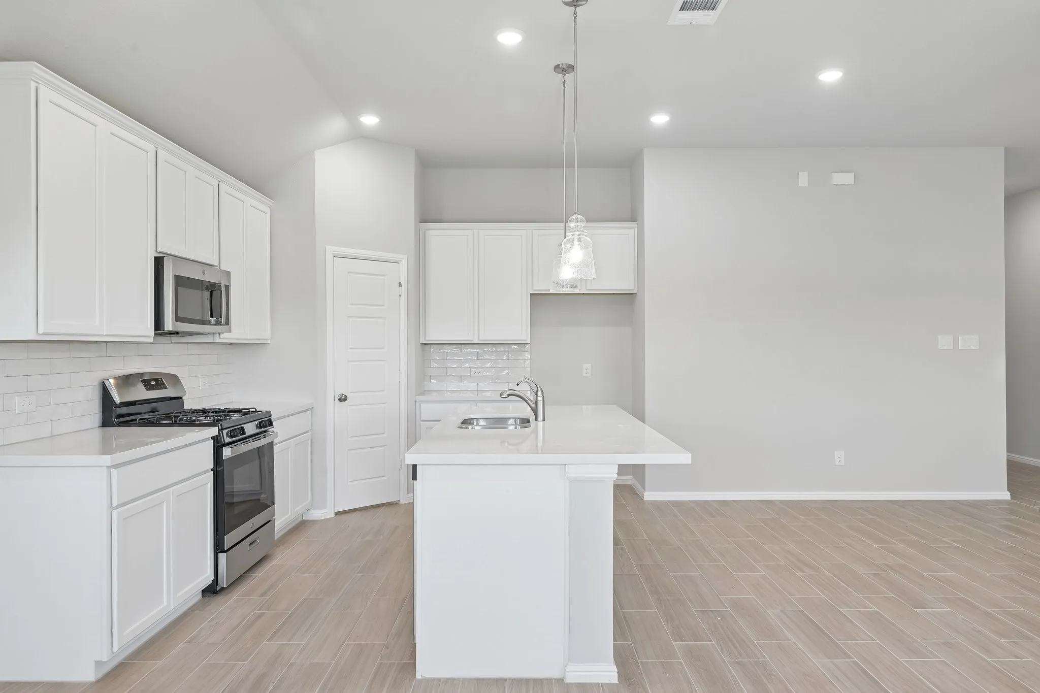 Single Family Residence For Sale in Collin County , 792 Grand Dale Drive, Lavon, Texas 75166, 4 Bedroom, 3 Bathroom, 2 Garage spaces, 2,184 Sqft, built in 2026, mls#21276404, Real Estate Agent in Lavon, Homes For Sale in Collin county, Homes For Sale in Lavon, Realtor in Lavon Texas, Real Estate Brokerage Independent Realty Texas, Luminita Cordes Realtor