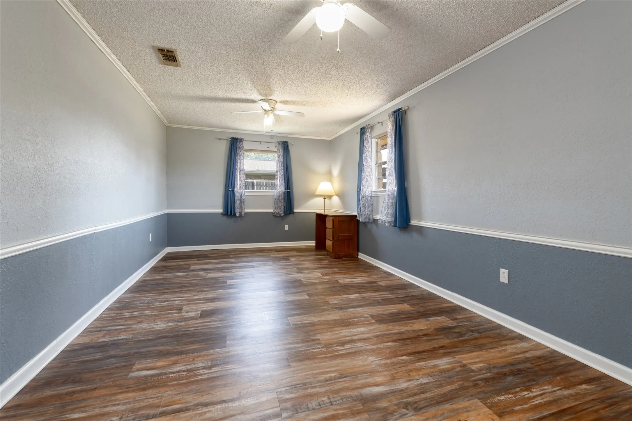 Single Family Residence For Sale in Taylor County , 1033 Wolfe Road A, Abilene, Texas 79602, 3 Bedroom, 2 Bathroom, 2 Garage spaces, 1,926 Sqft, built in 1983, mls#21285809, Real Estate Agent in Abilene, Homes For Sale in Taylor county, Homes For Sale in Abilene, Realtor in Abilene Texas, Real Estate Brokerage Independent Realty Texas, Luminita Cordes Realtor