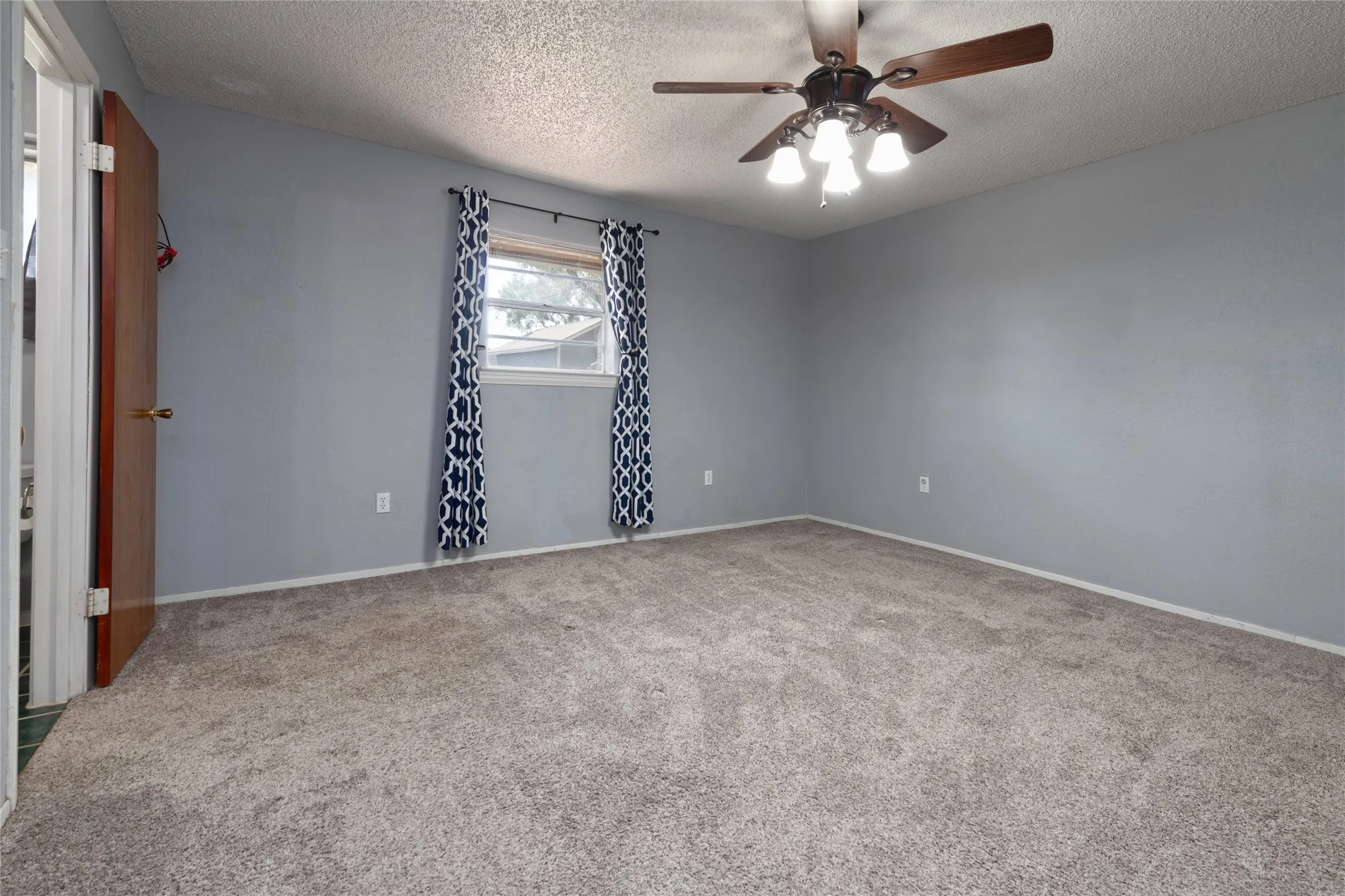 Single Family Residence For Sale in Taylor County , 1033 Wolfe Road A, Abilene, Texas 79602, 3 Bedroom, 2 Bathroom, 2 Garage spaces, 1,926 Sqft, built in 1983, mls#21285809, Real Estate Agent in Abilene, Homes For Sale in Taylor county, Homes For Sale in Abilene, Realtor in Abilene Texas, Real Estate Brokerage Independent Realty Texas, Luminita Cordes Realtor
